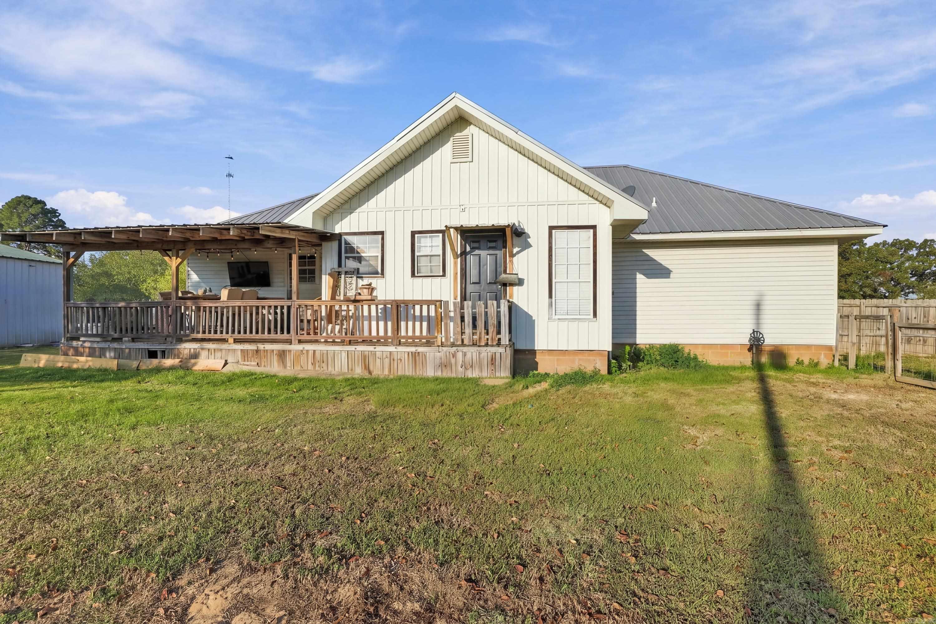 27 Pine Street Guy, AR 72061