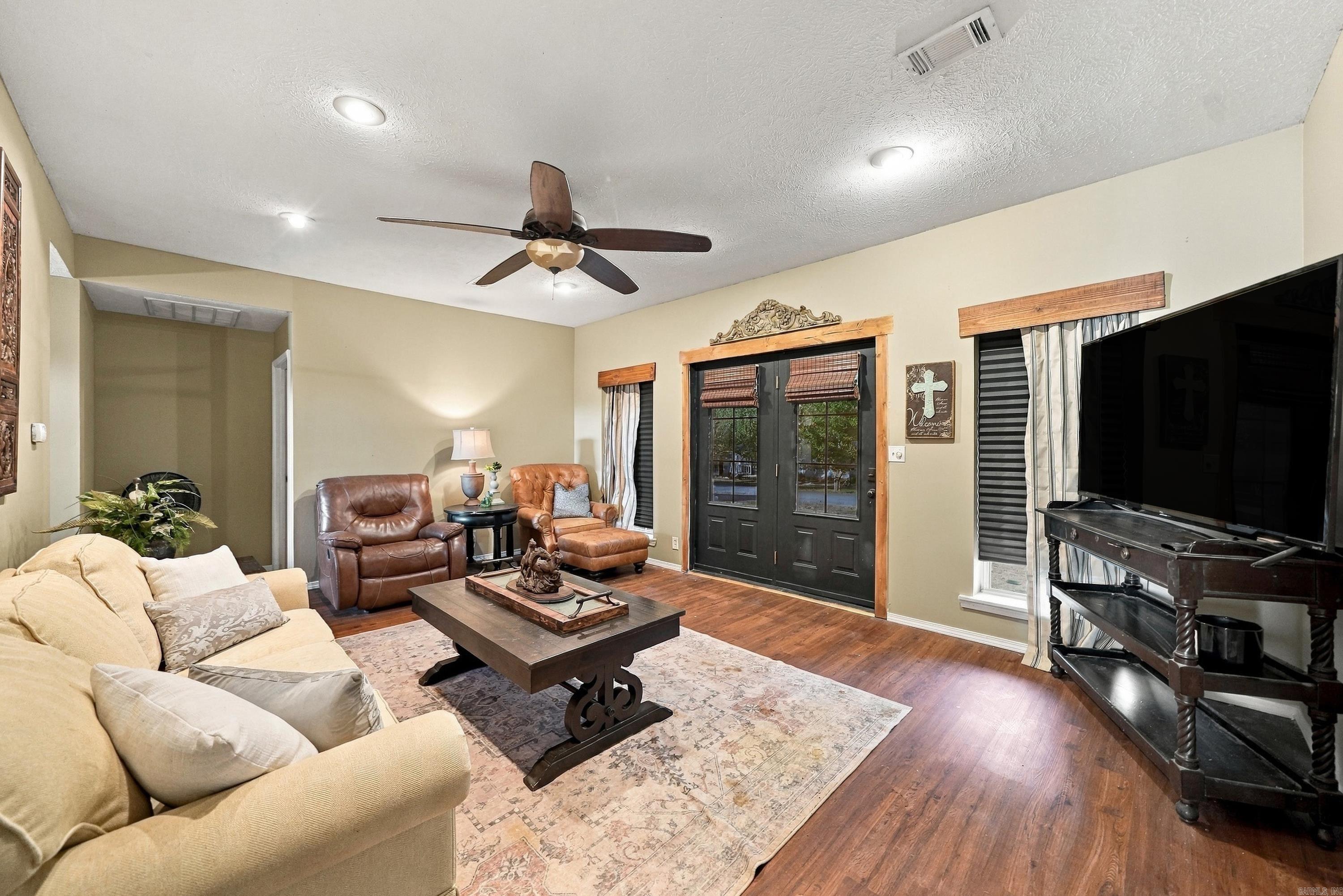 27 Pine Street Guy, AR 72061