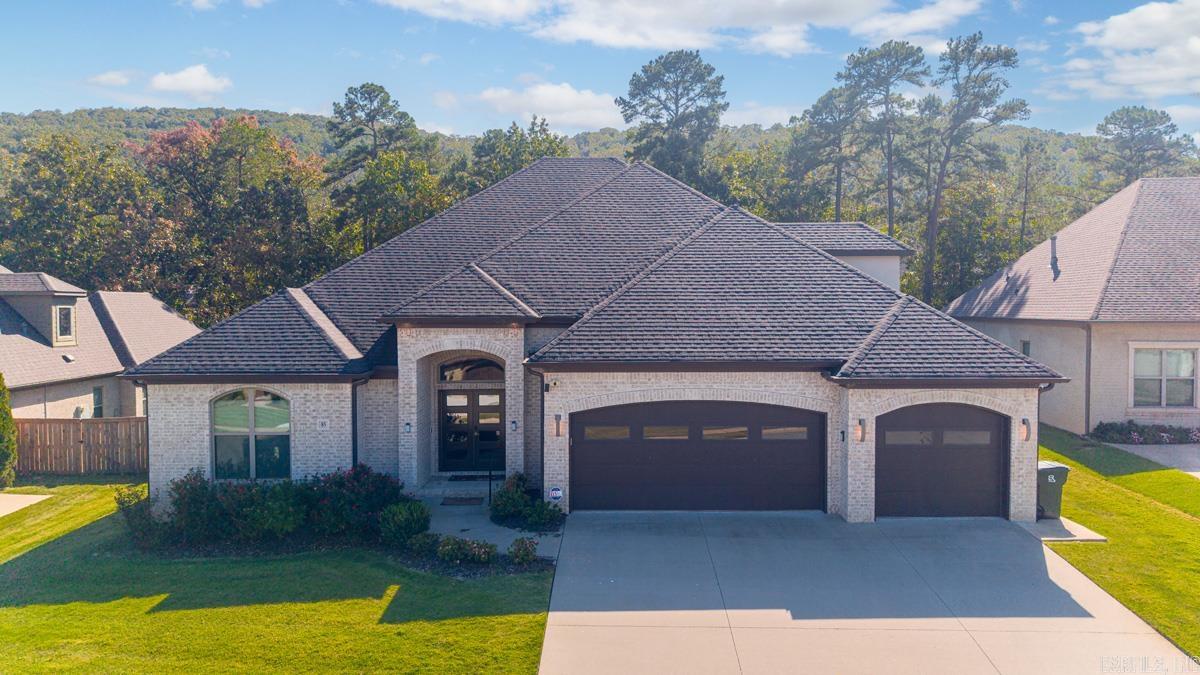 85 Clervaux Drive — exterior
