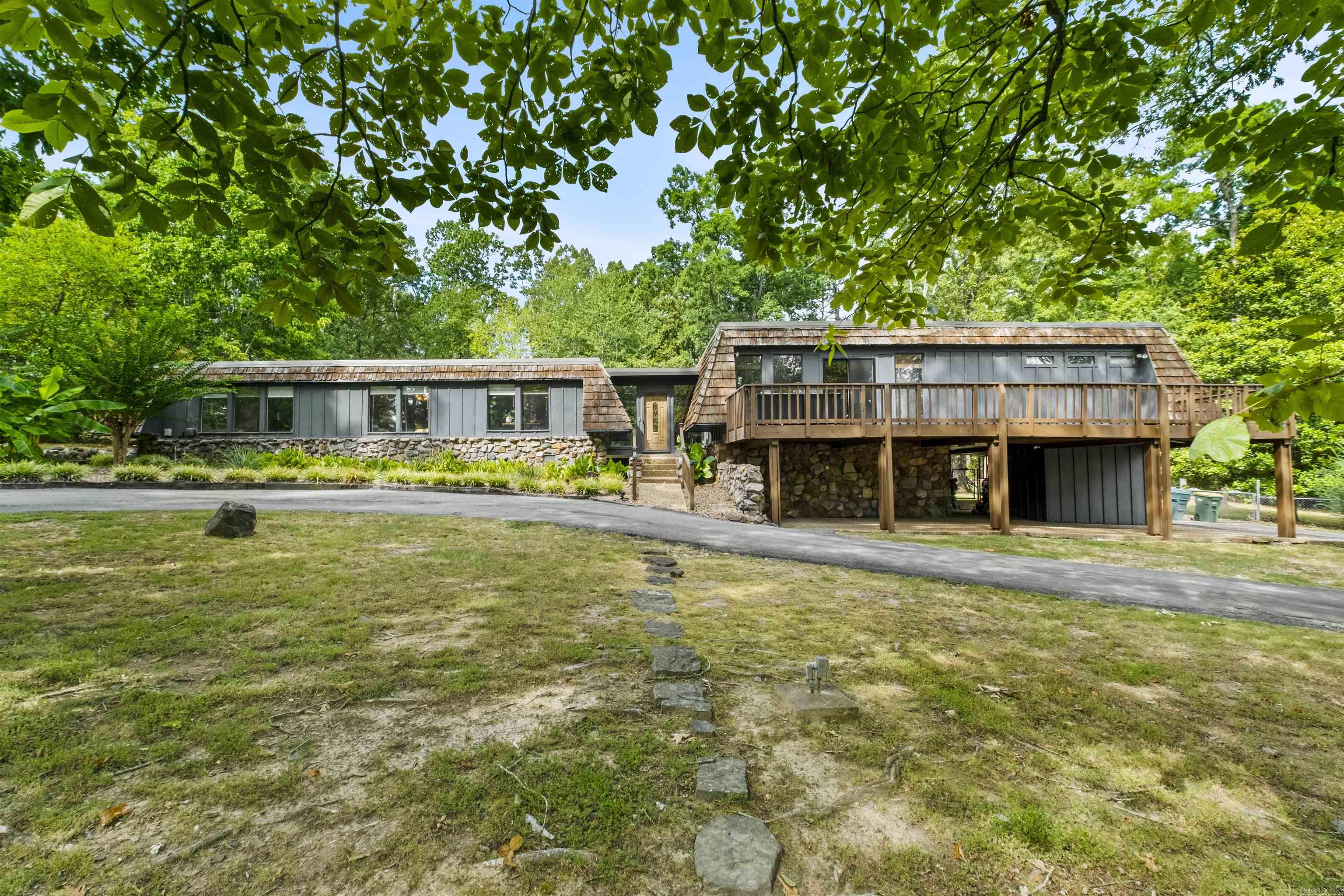 700 Asbury Road — exterior