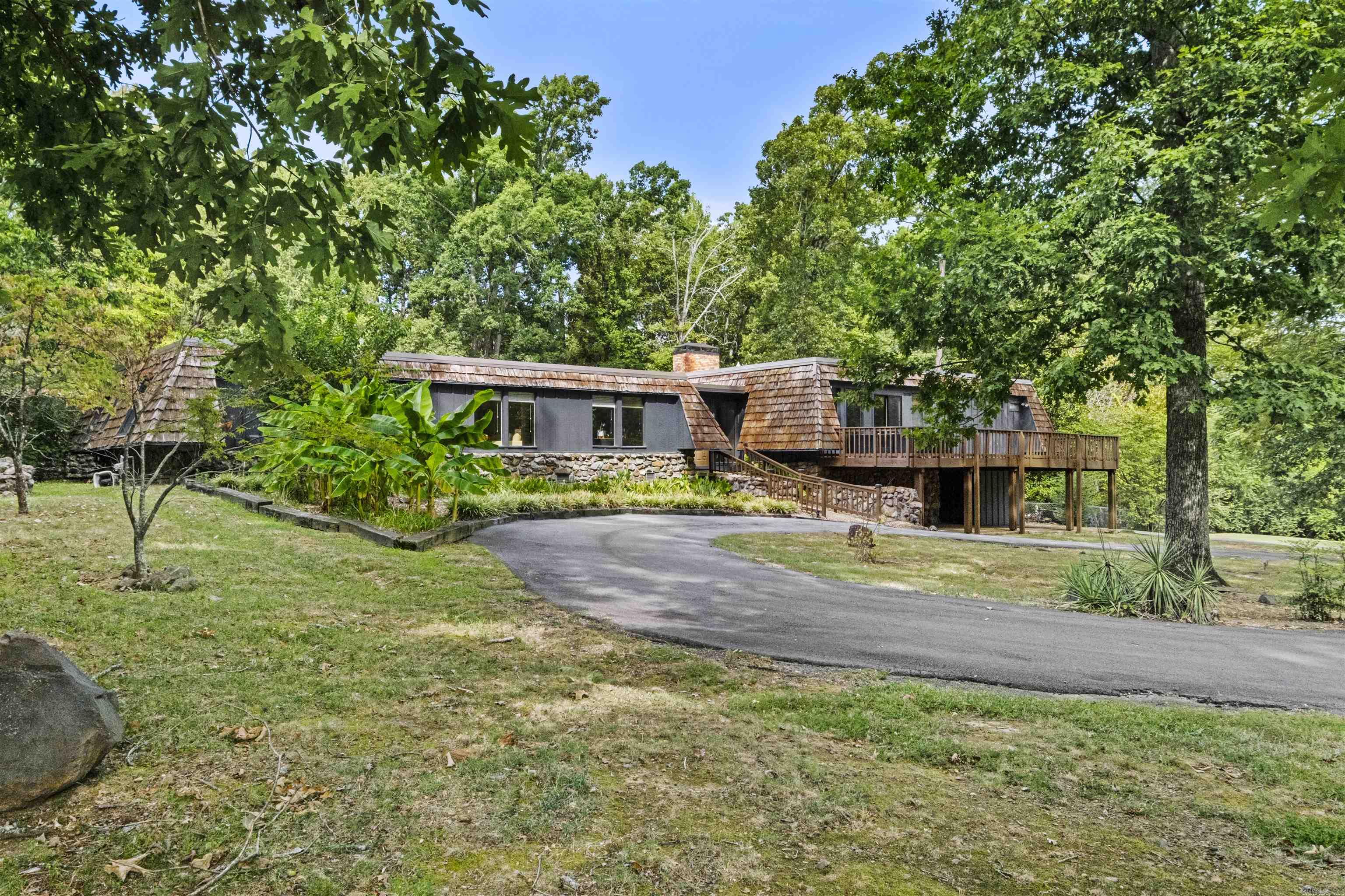 700 Asbury Road — photo 2