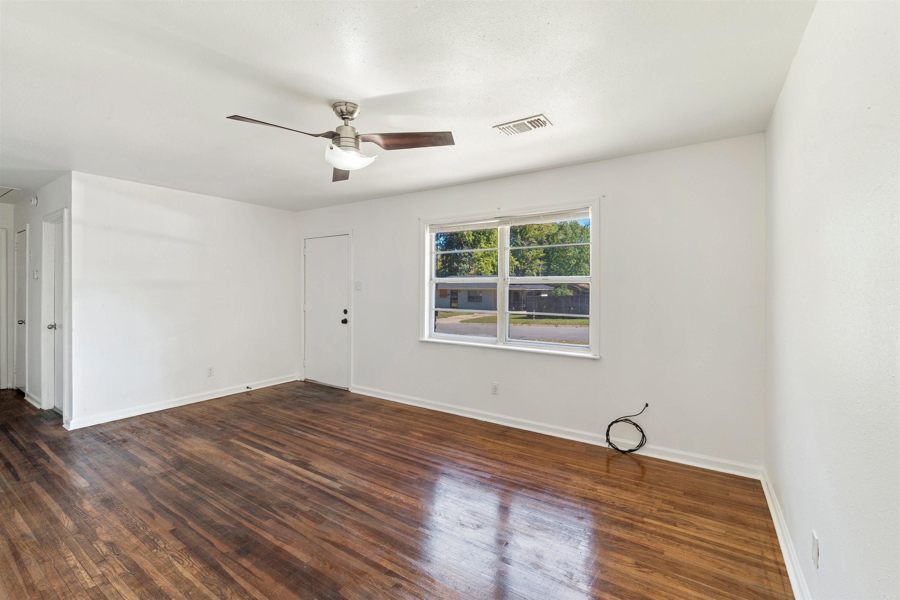 9418 Crofton Drive — photo 2