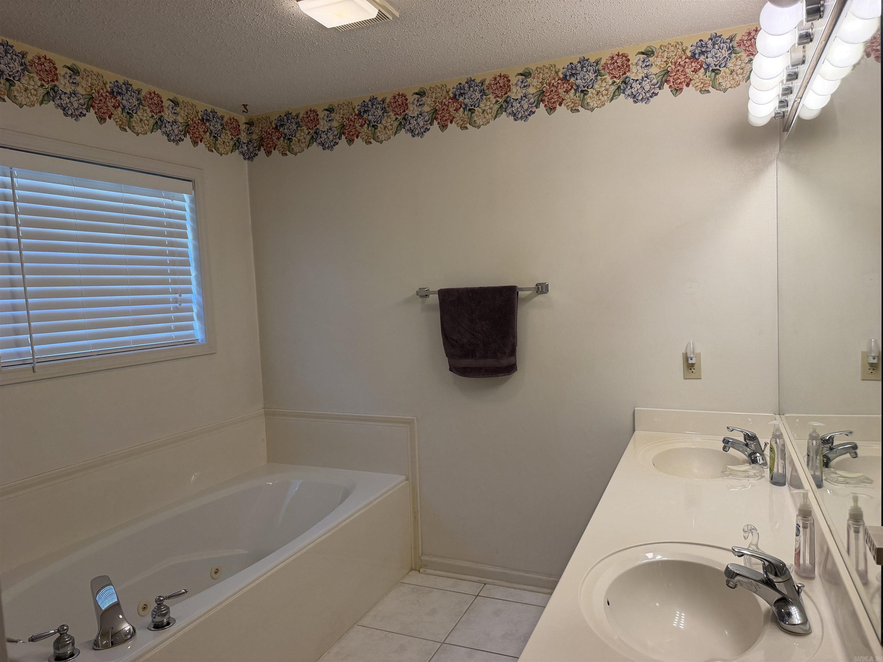 240 Besancon Cabot, AR 72023