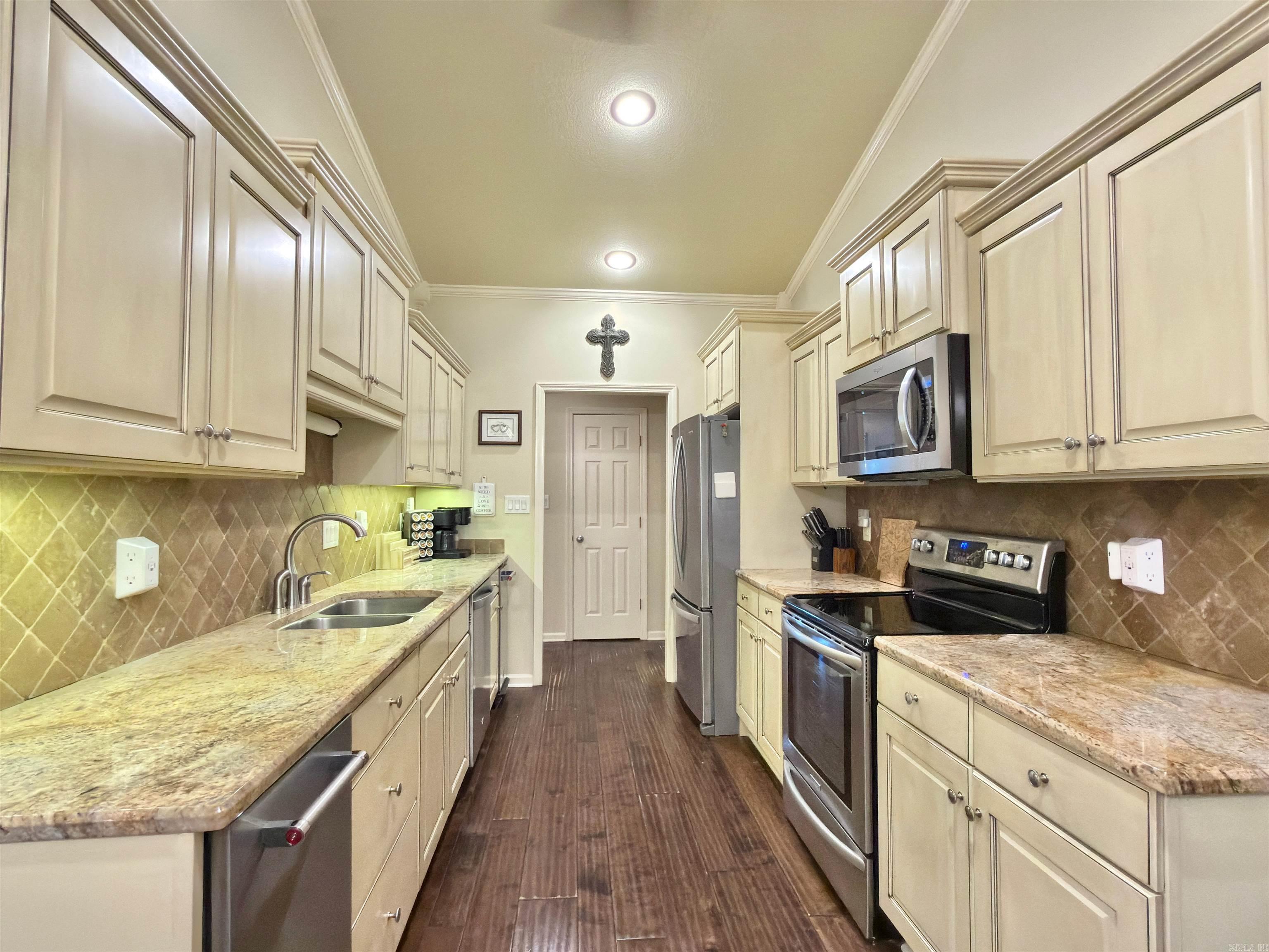 10 Enclave Circle Paragould, AR 72450