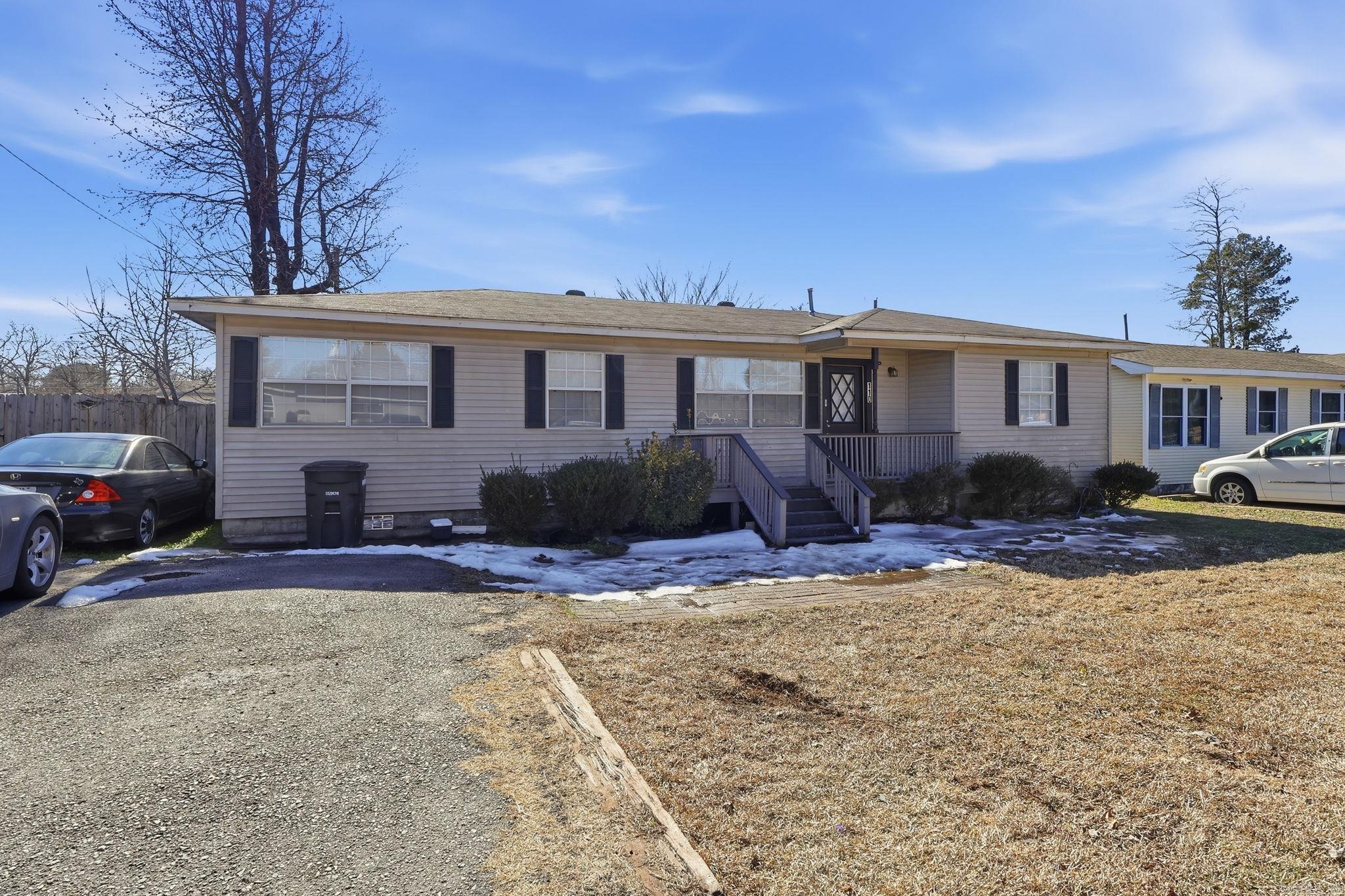 110 Ann Avenue — exterior