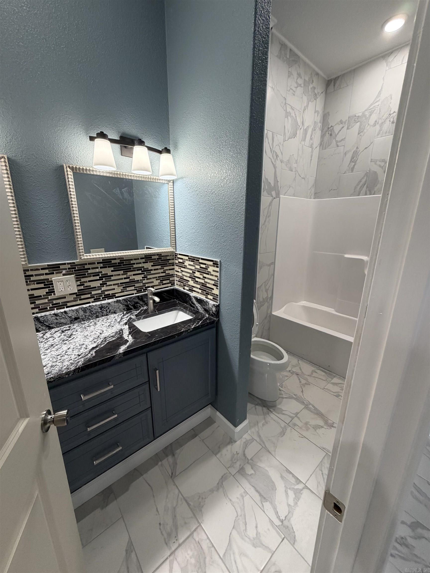 1403 W Matthews Jonesboro, AR 72401