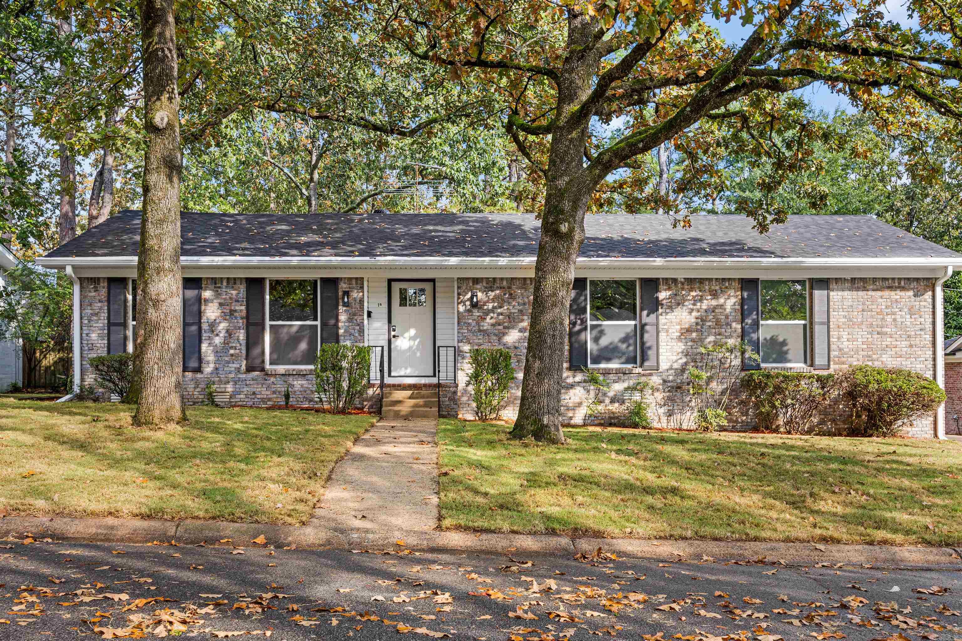 19 Queenspark Road Little Rock, AR 72227