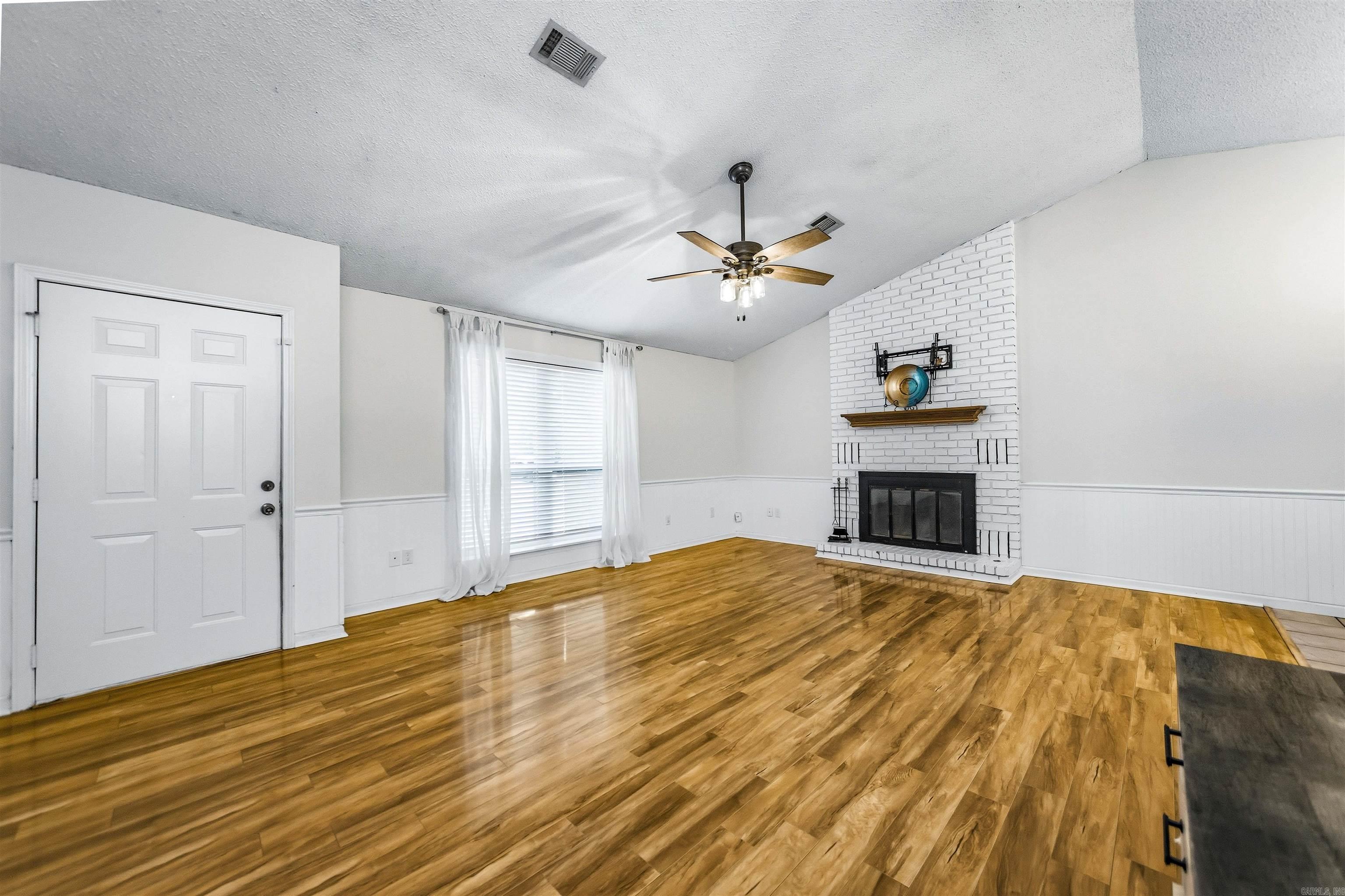 16 Ophelia Drive — photo 4