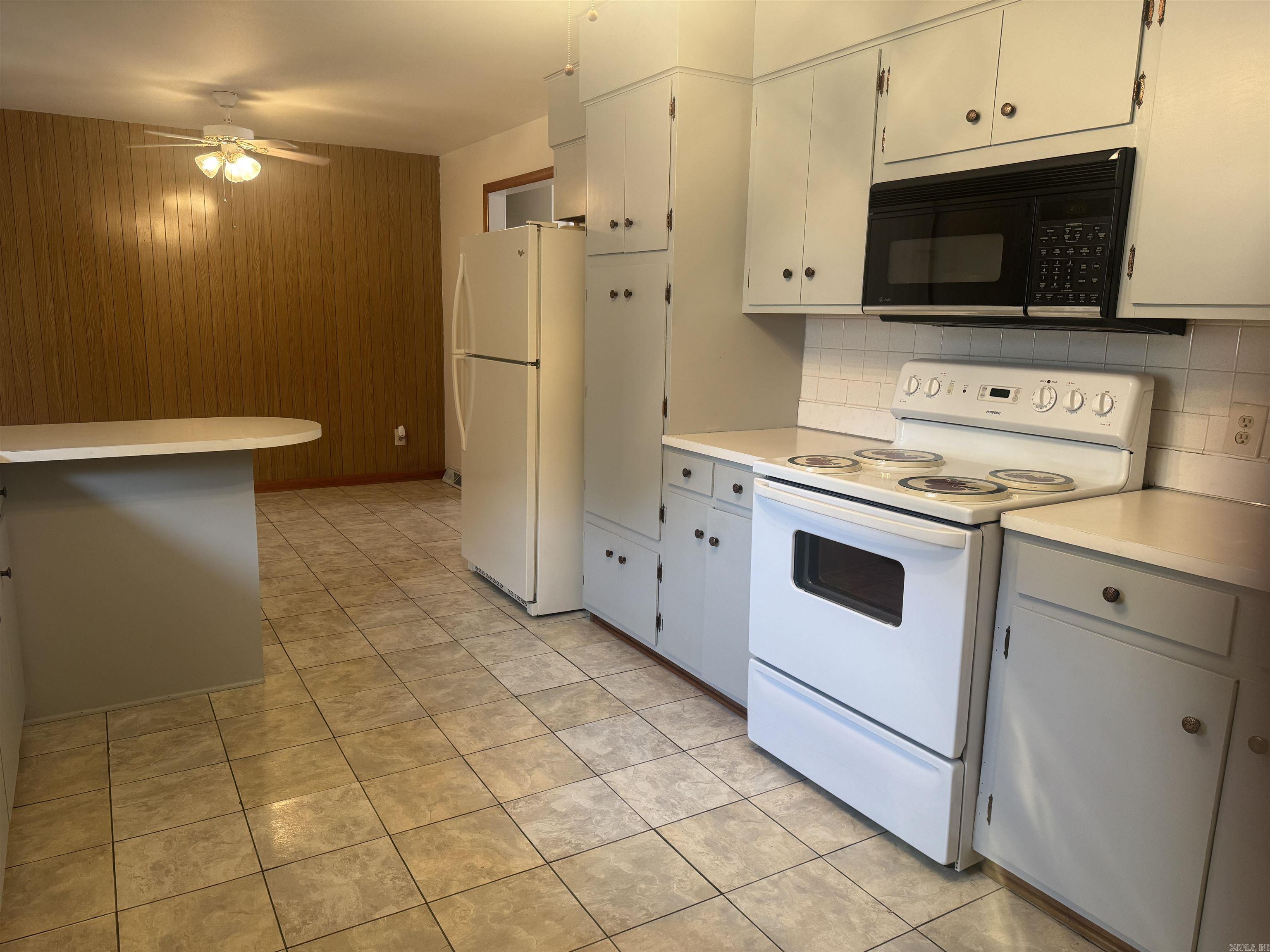 608 Broadmoor Mountain Home, AR 72653