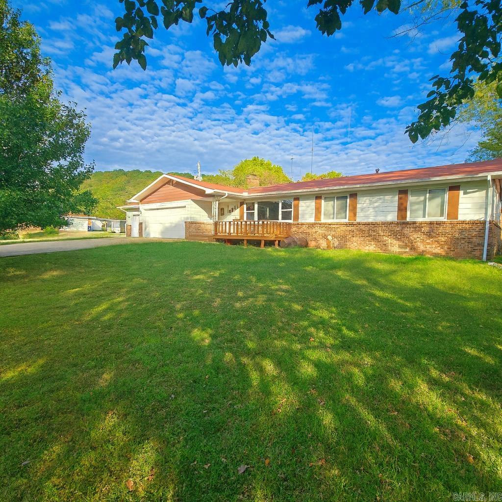 608 Broadmoor Mountain Home, AR 72653