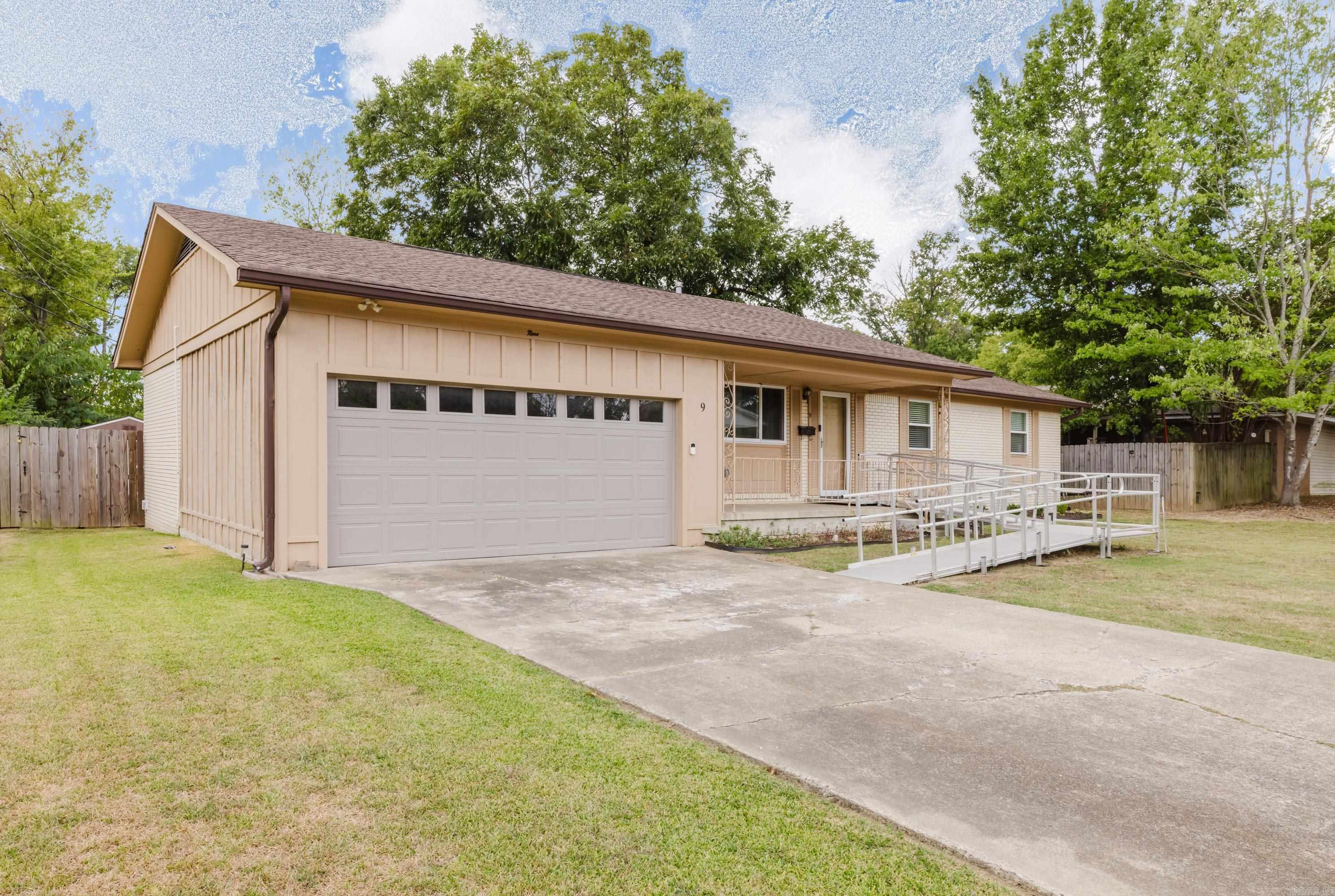 9 Brookhaven Drive — photo 3
