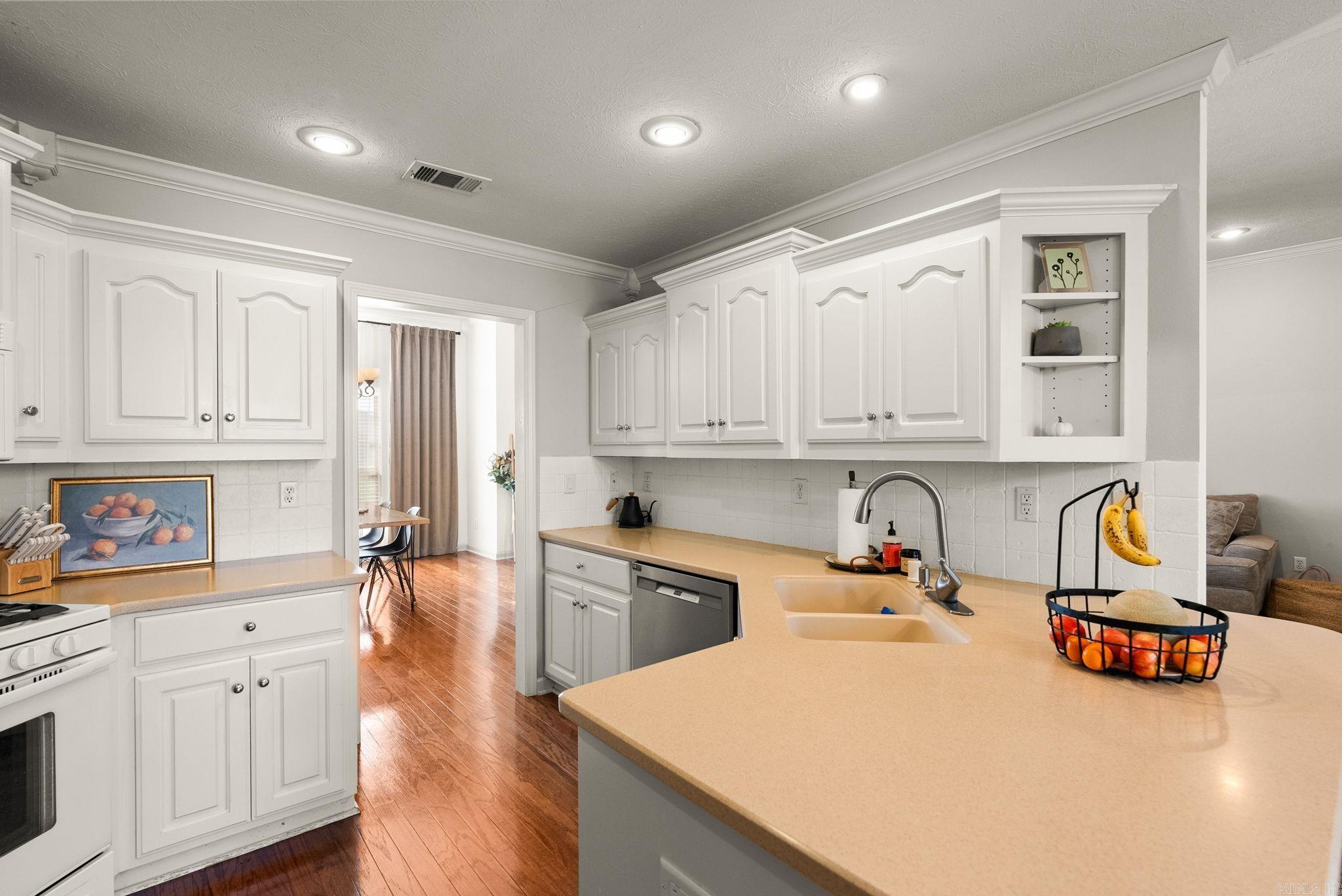 136 Ridgeland Dr Maumelle, AR 72113