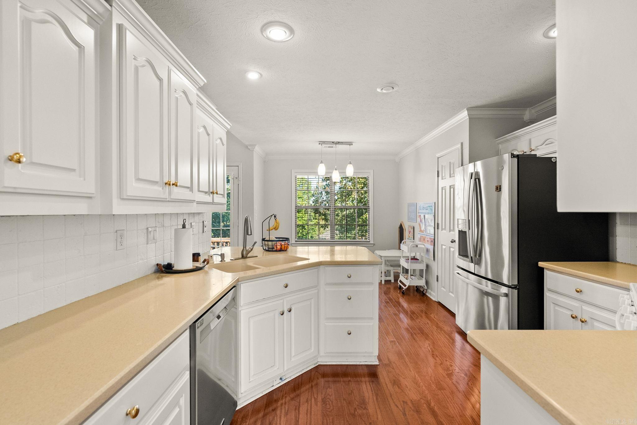 136 Ridgeland Dr Maumelle, AR 72113