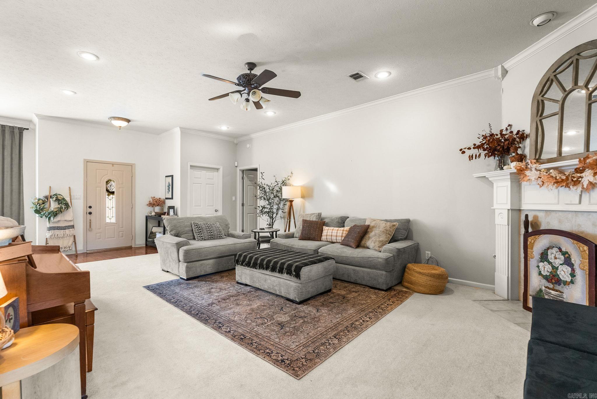 136 Ridgeland Dr Maumelle, AR 72113