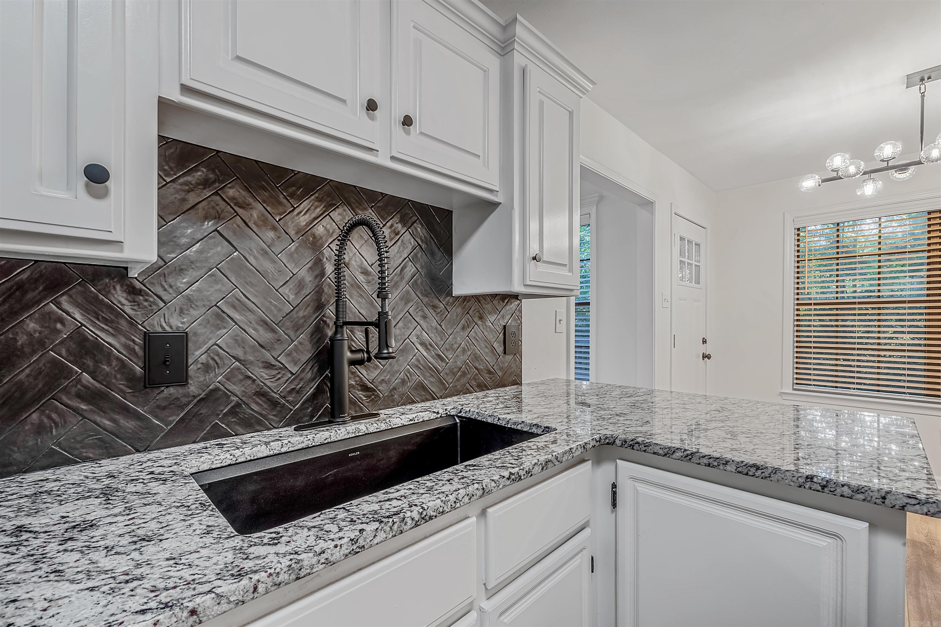 2719 Creekside Dr Little Rock, AR 72211