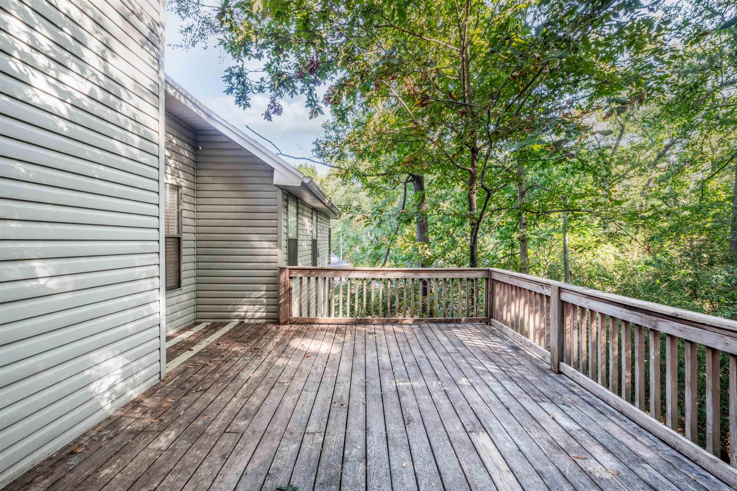 2719 Creekside Dr Little Rock, AR 72211
