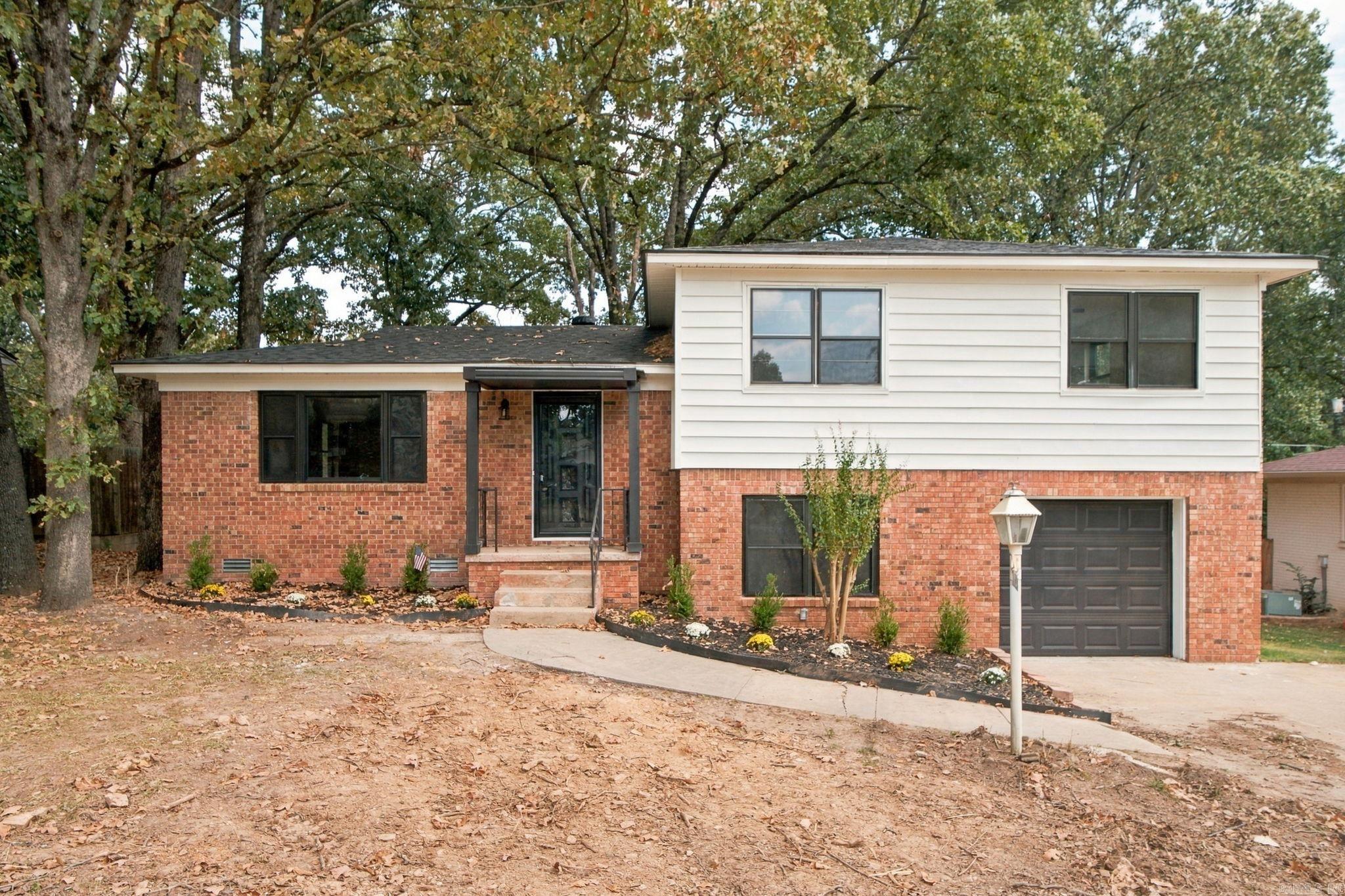 8704 Holiday Drive — exterior