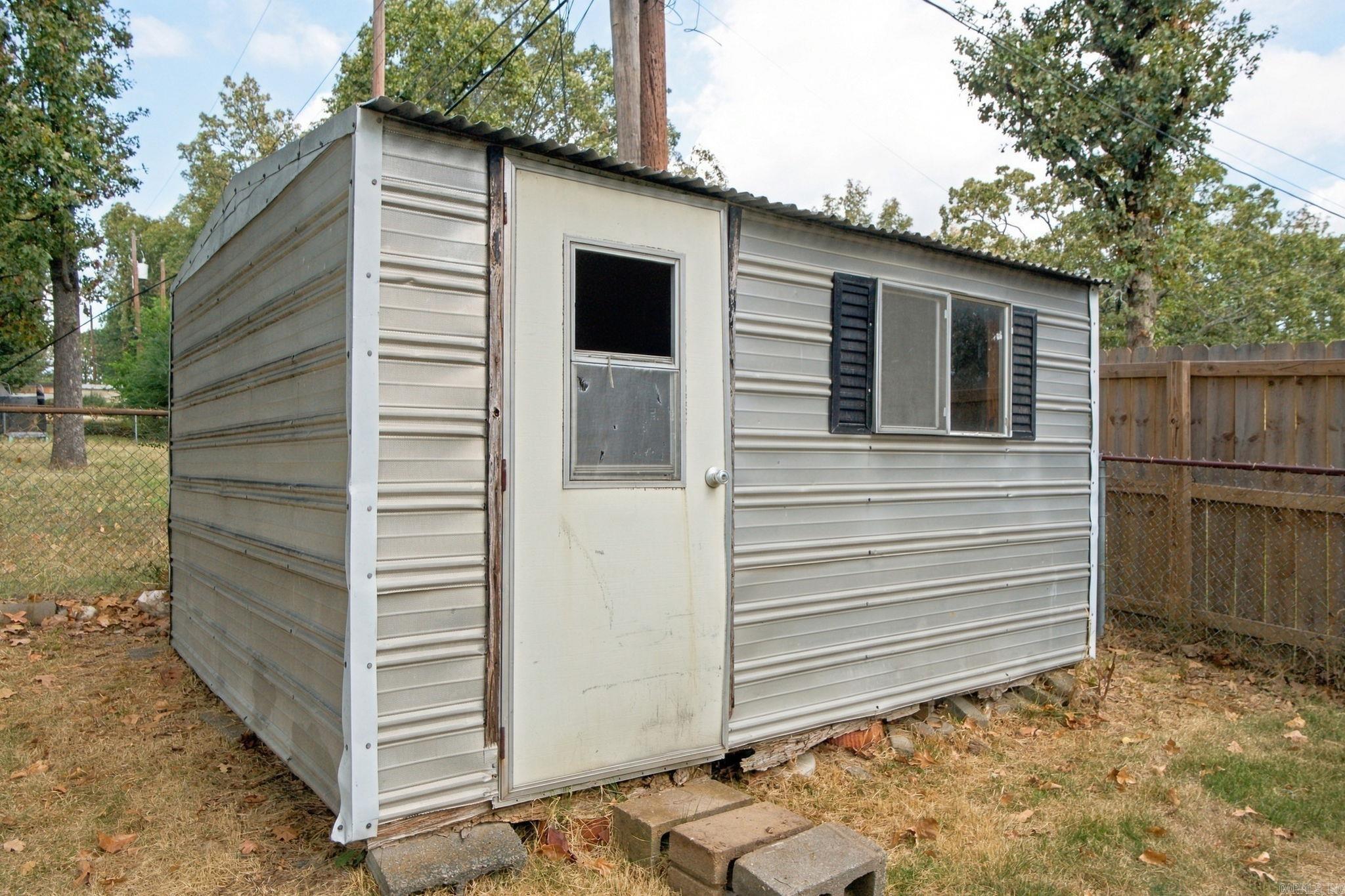8704 Holiday Drive Sherwood, AR 72120