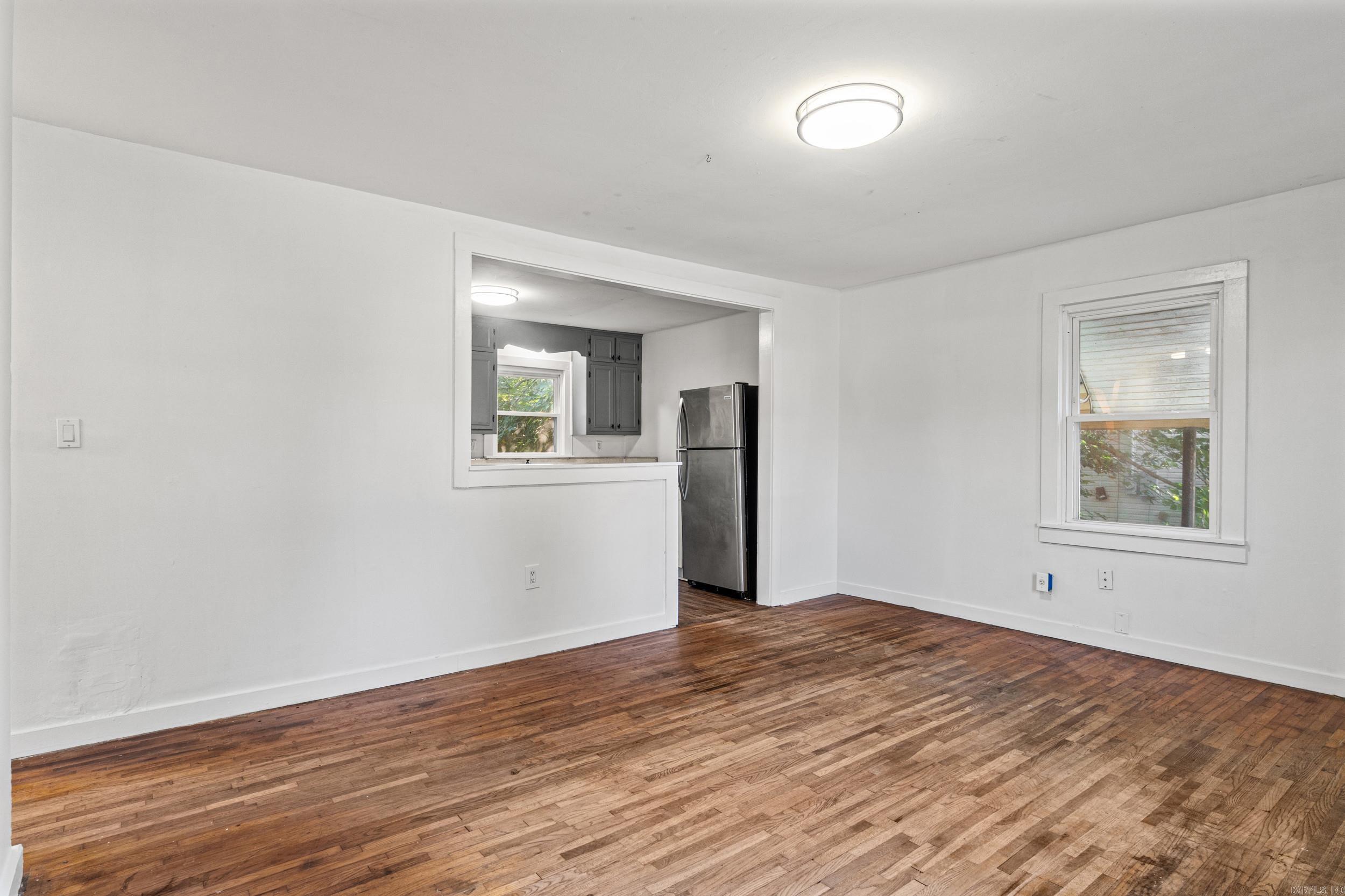 304 N Hickory — photo 5
