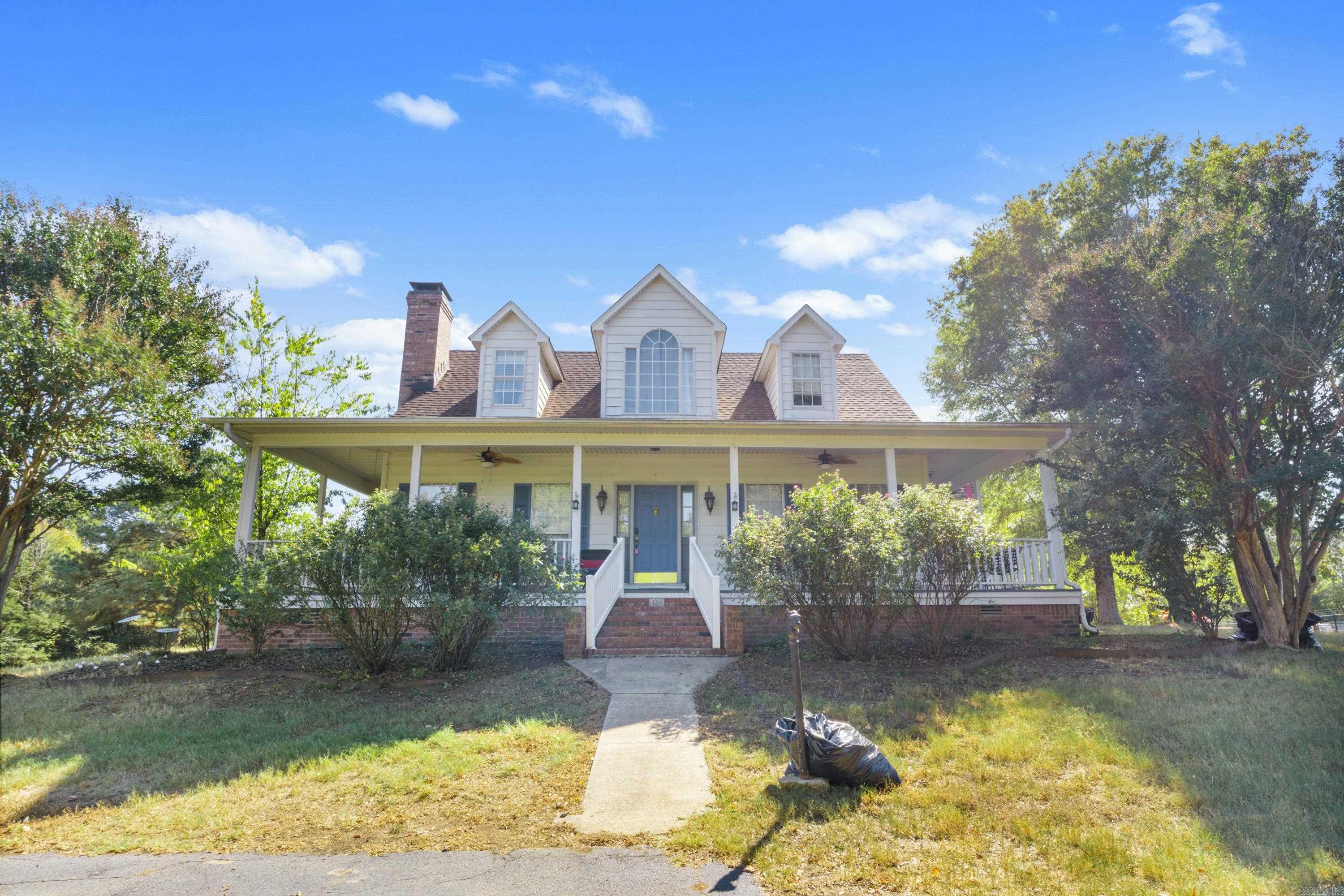 329 Bruce Street — exterior