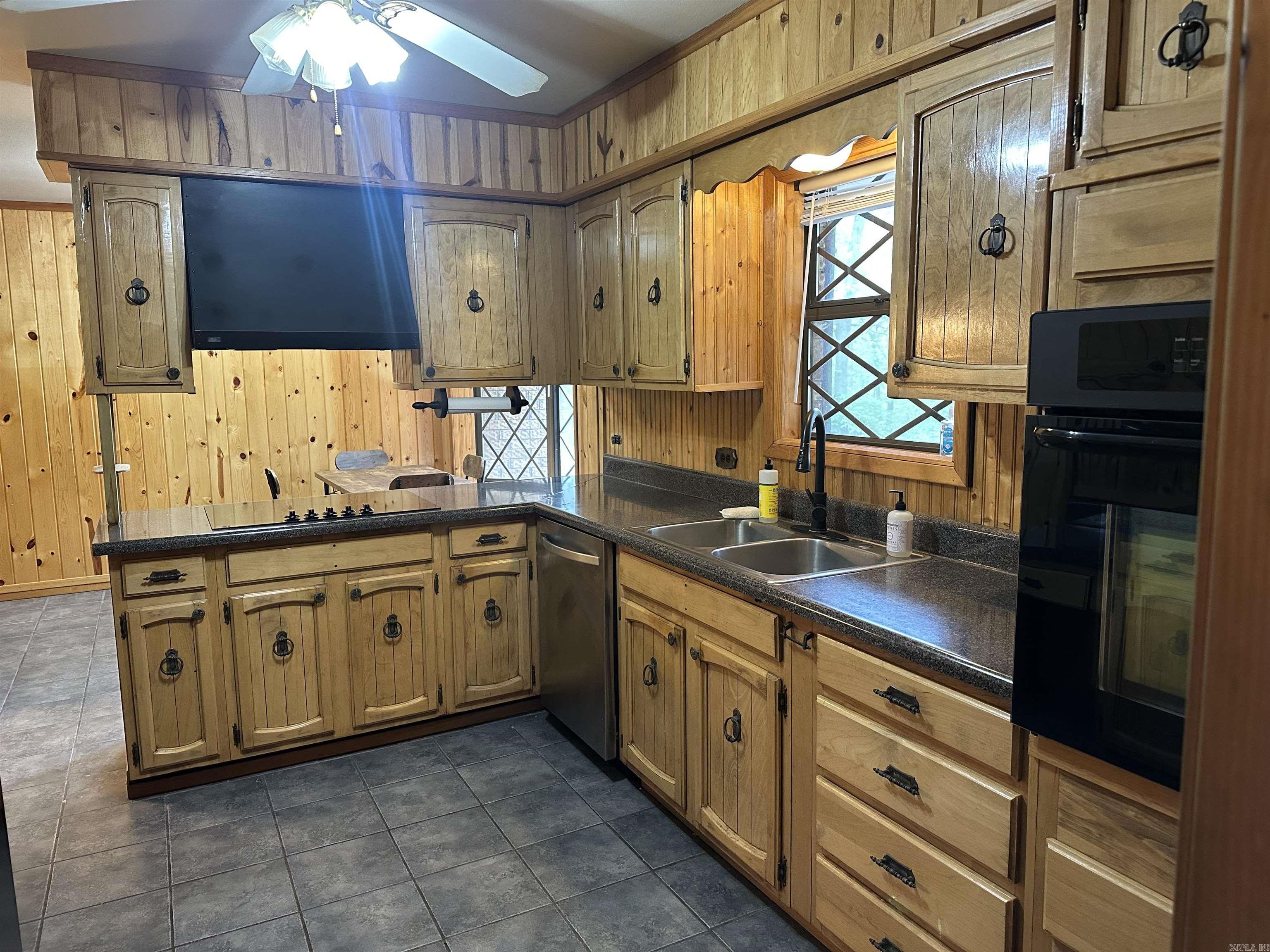 4936 Highway 375 W Mena, AR 71953