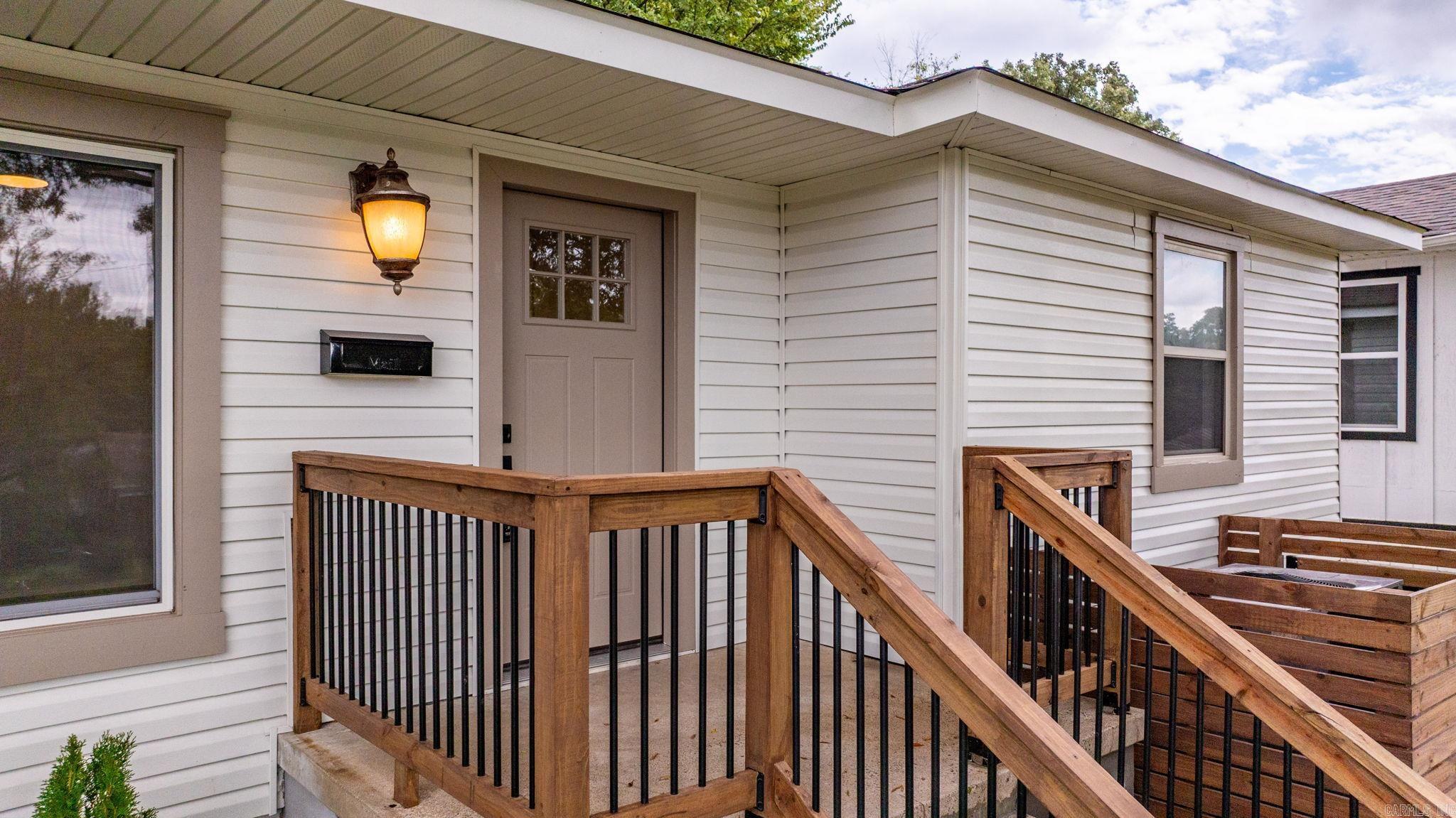 4410 Maple Street — exterior