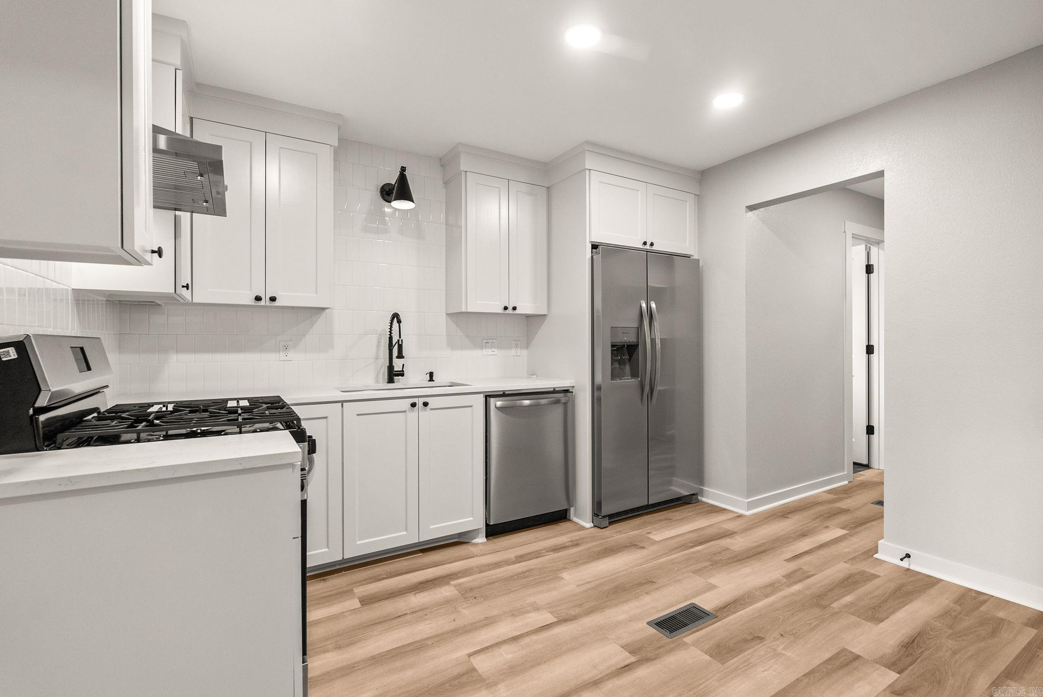 4410 Maple Street — photo 4