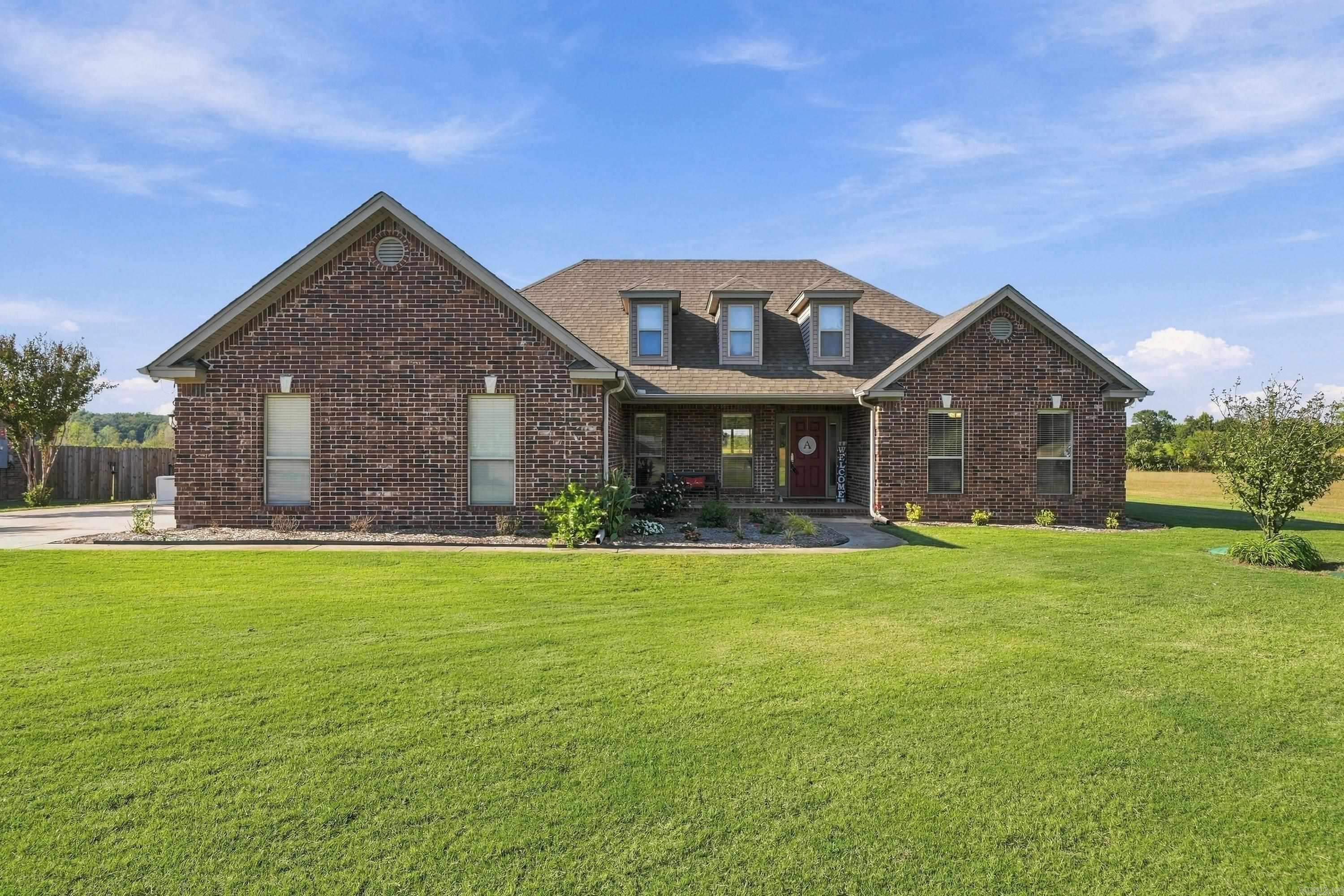 985 Mound View Drive — exterior