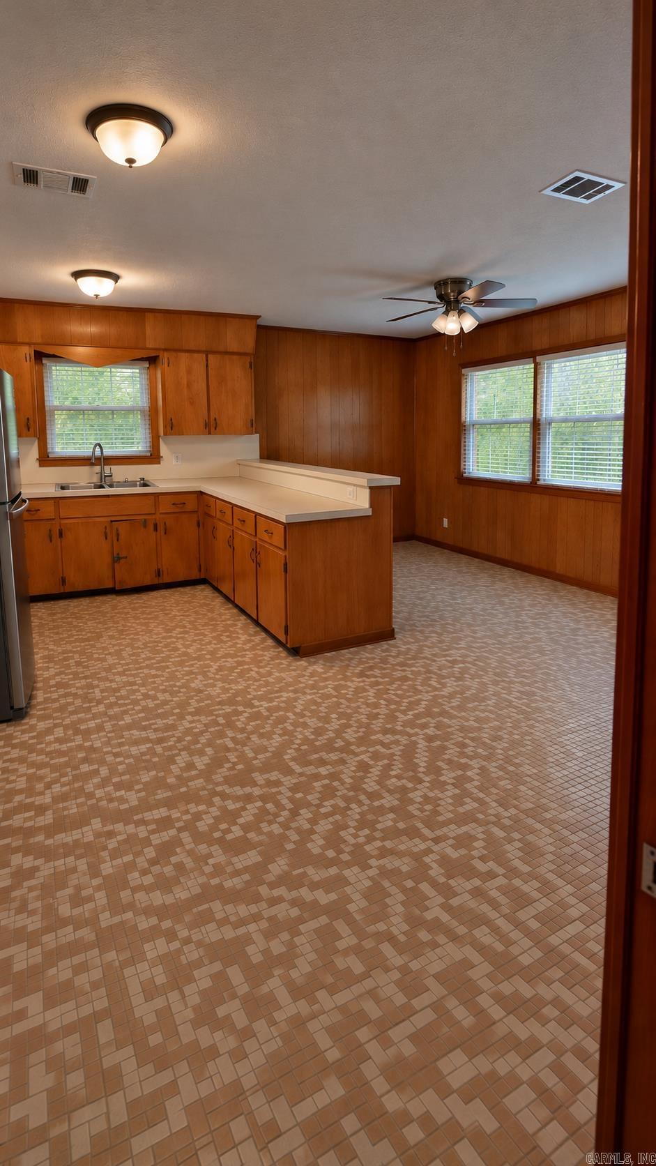 1524 S Tyler Street — photo 4