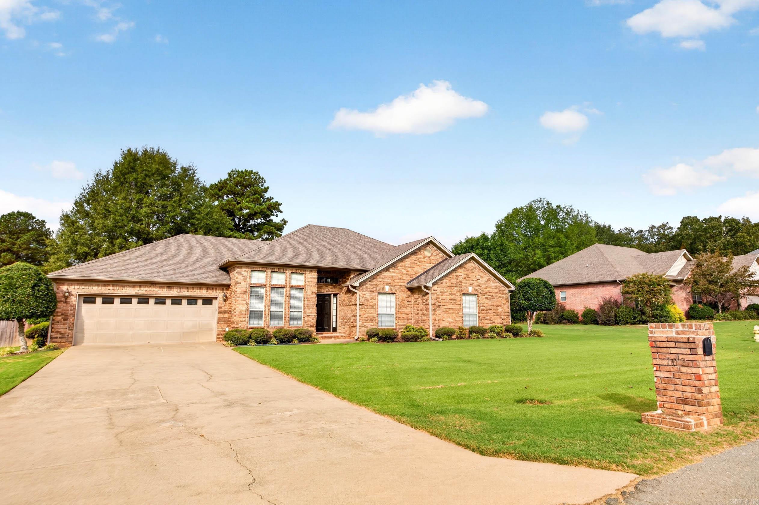 702 Oak View Drive — photo 2