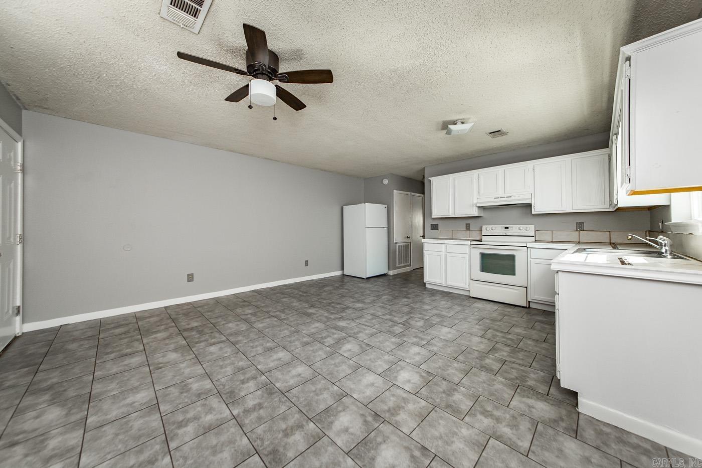 898 W Myrtle Street — photo 5