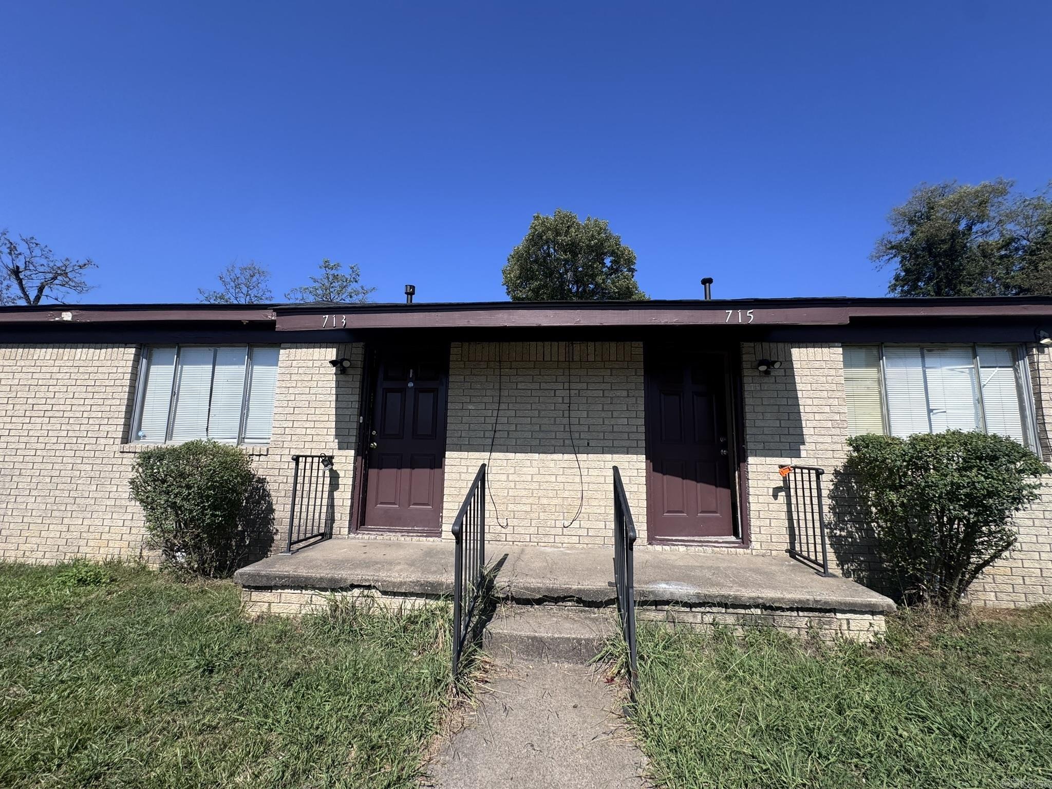 713 Smart Street — exterior