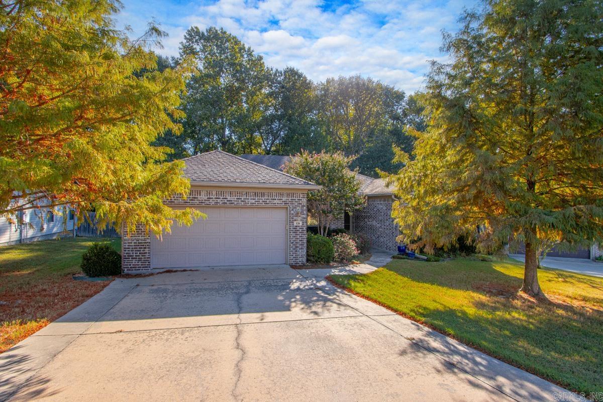 126 Madrid Drive — photo 2