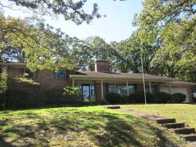 3413 Lakeshore — exterior