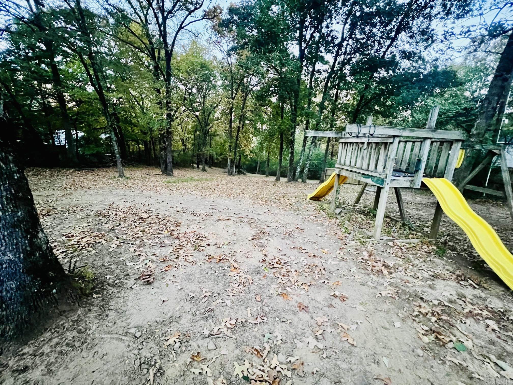 306 Lake Front Drive — photo 3