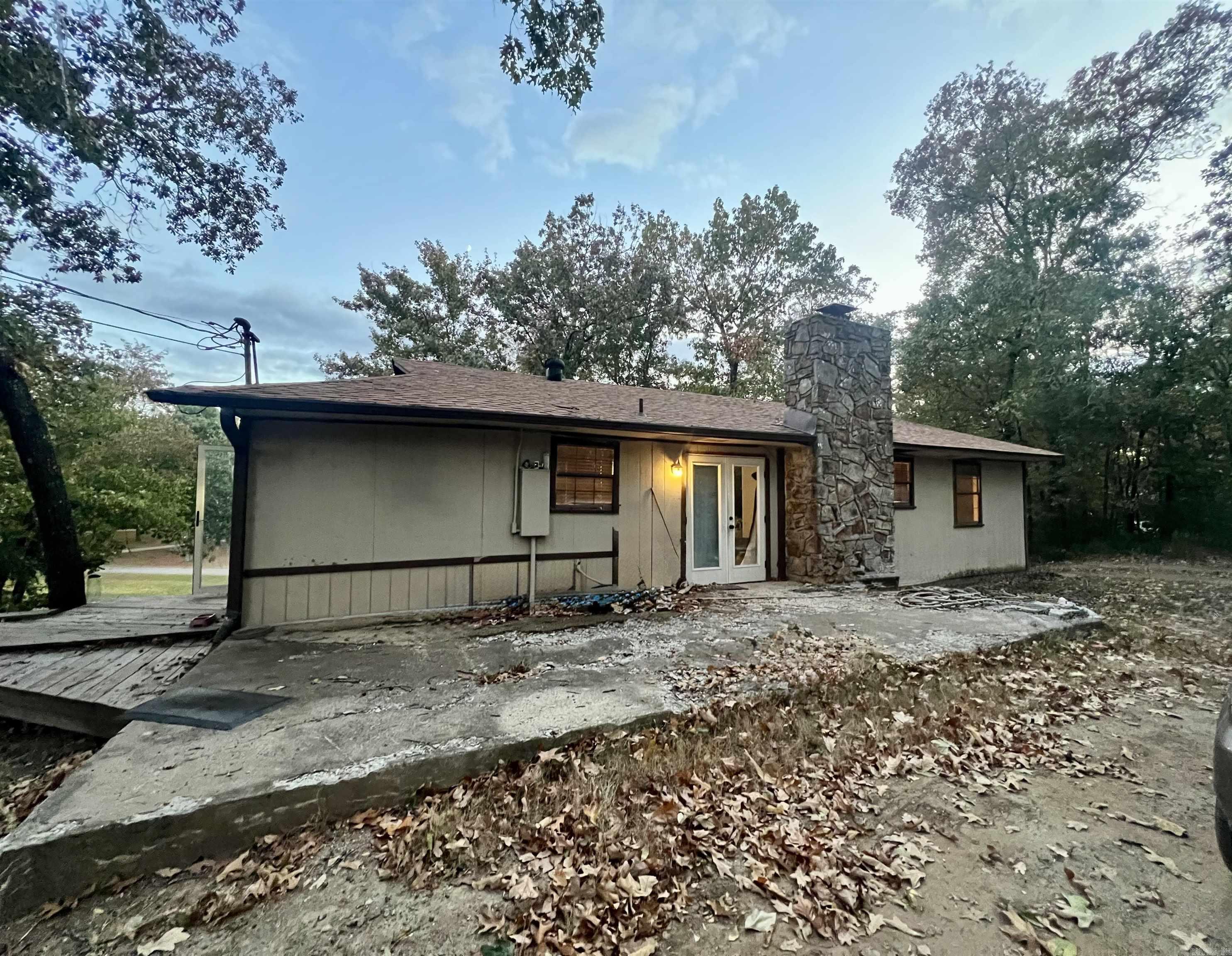 306 Lake Front Drive — photo 4