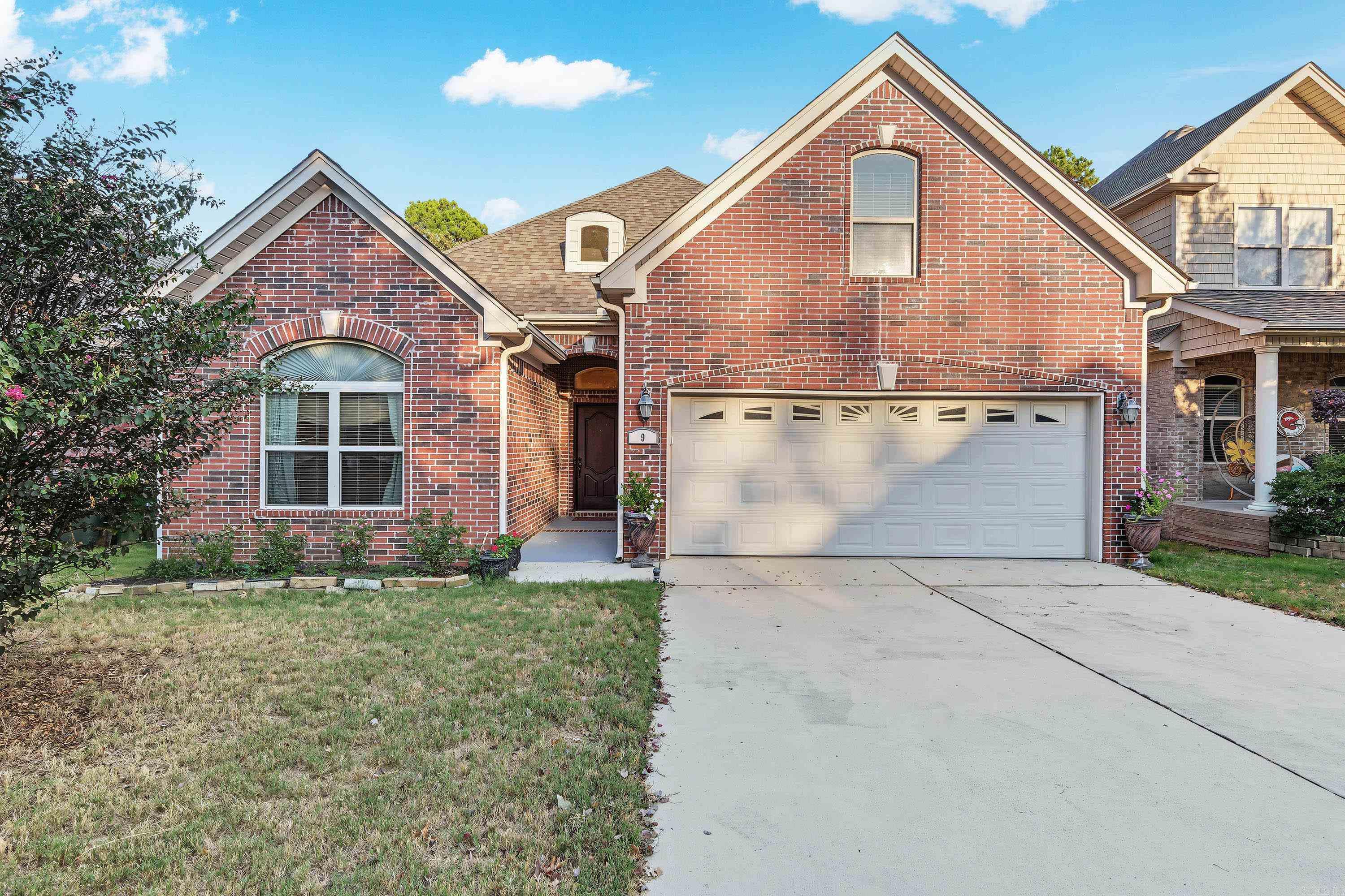 9 Forest Valley Lane — exterior
