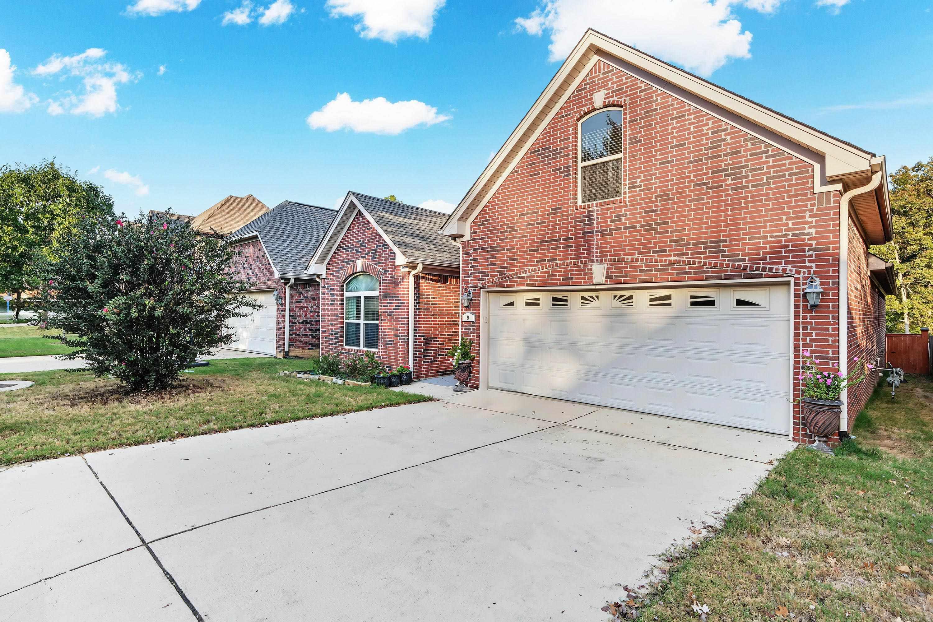 9 Forest Valley Lane — photo 3