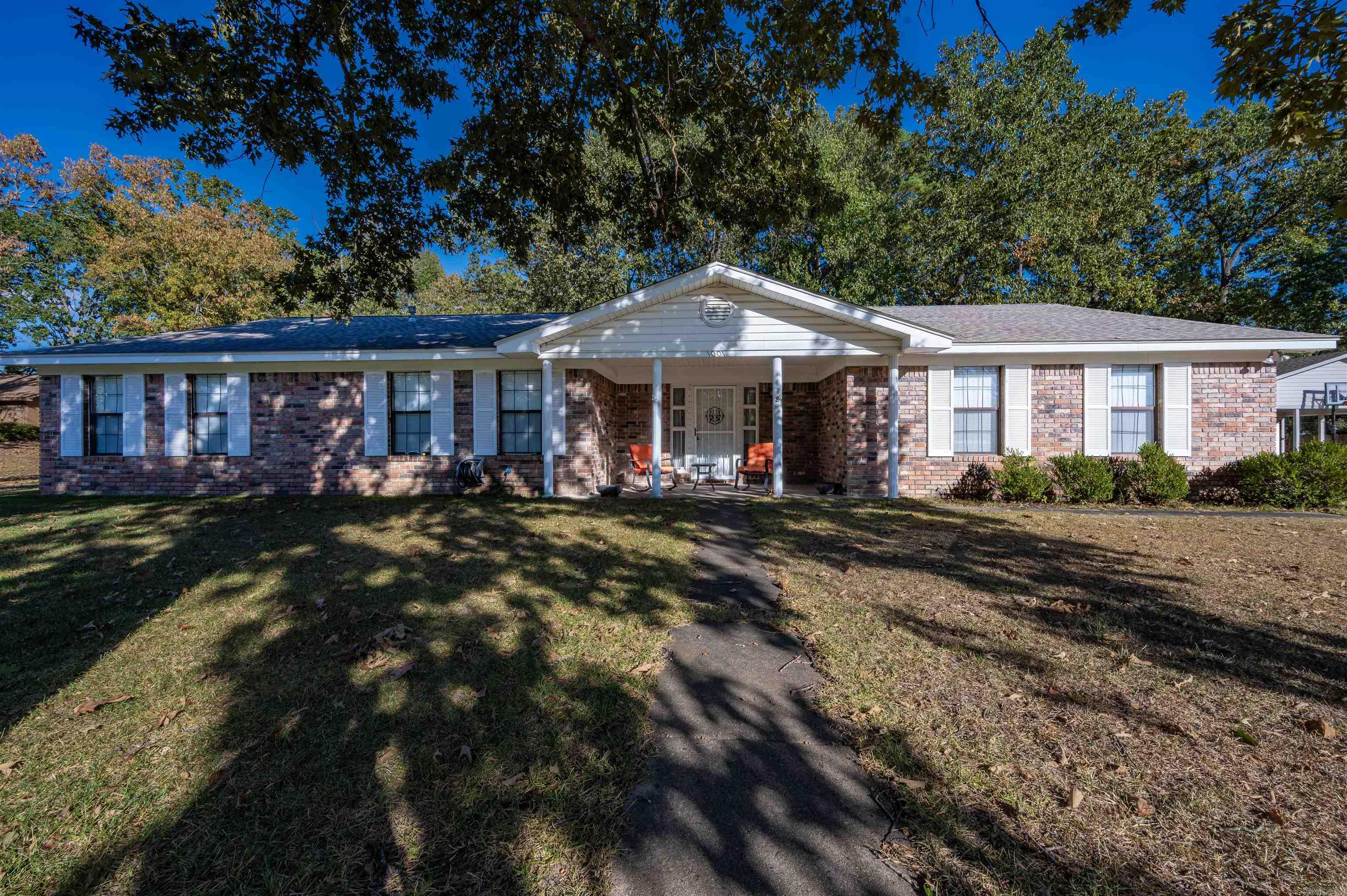 1001 Cara Jane Dr — exterior
