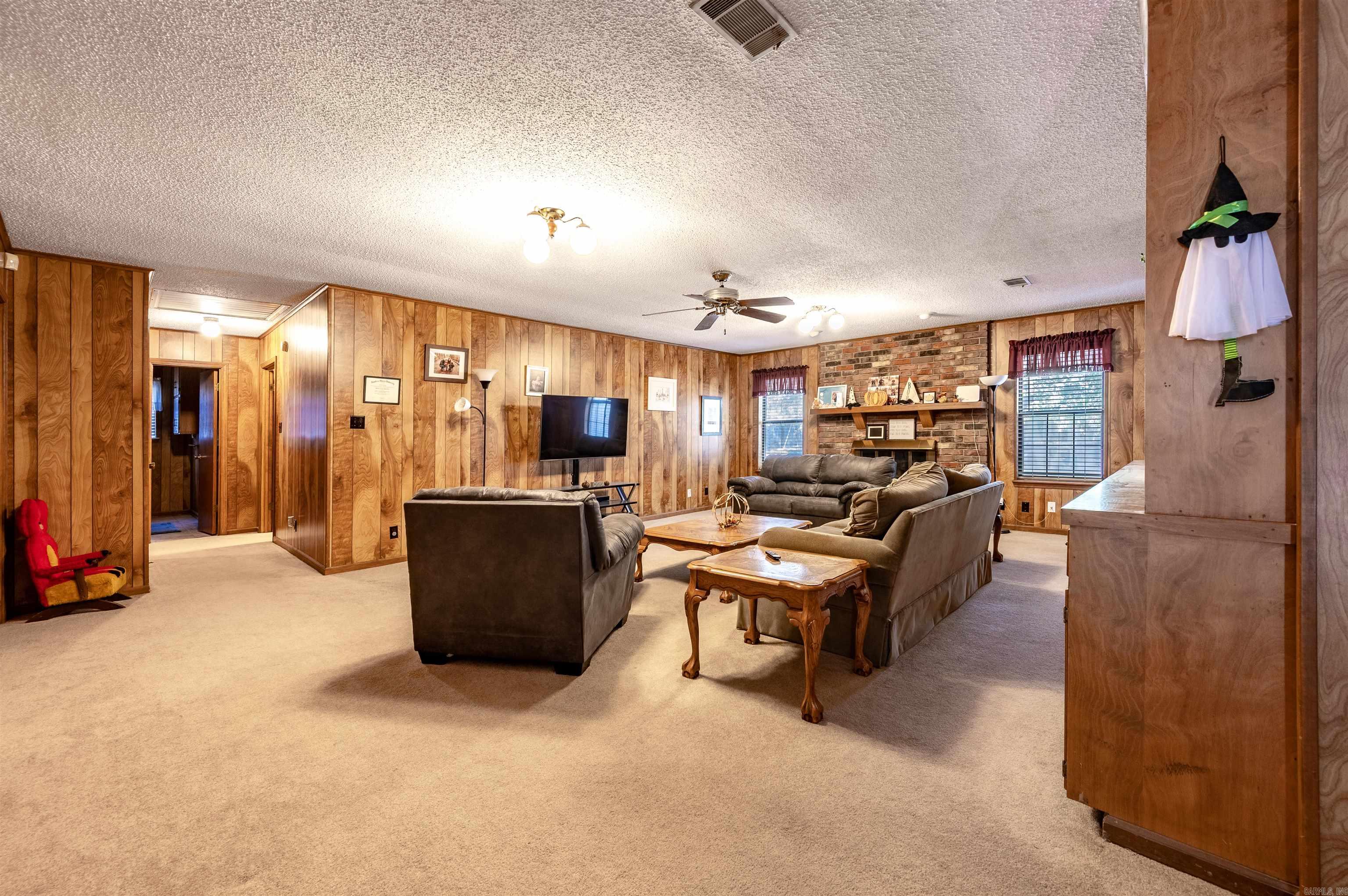 1001 Cara Jane Dr — photo 4