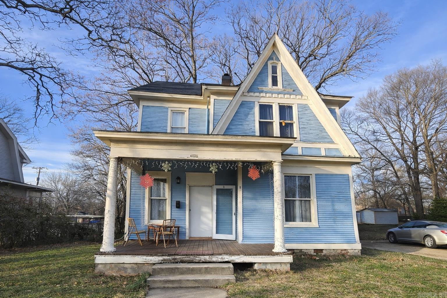 2112 W 19th St — exterior