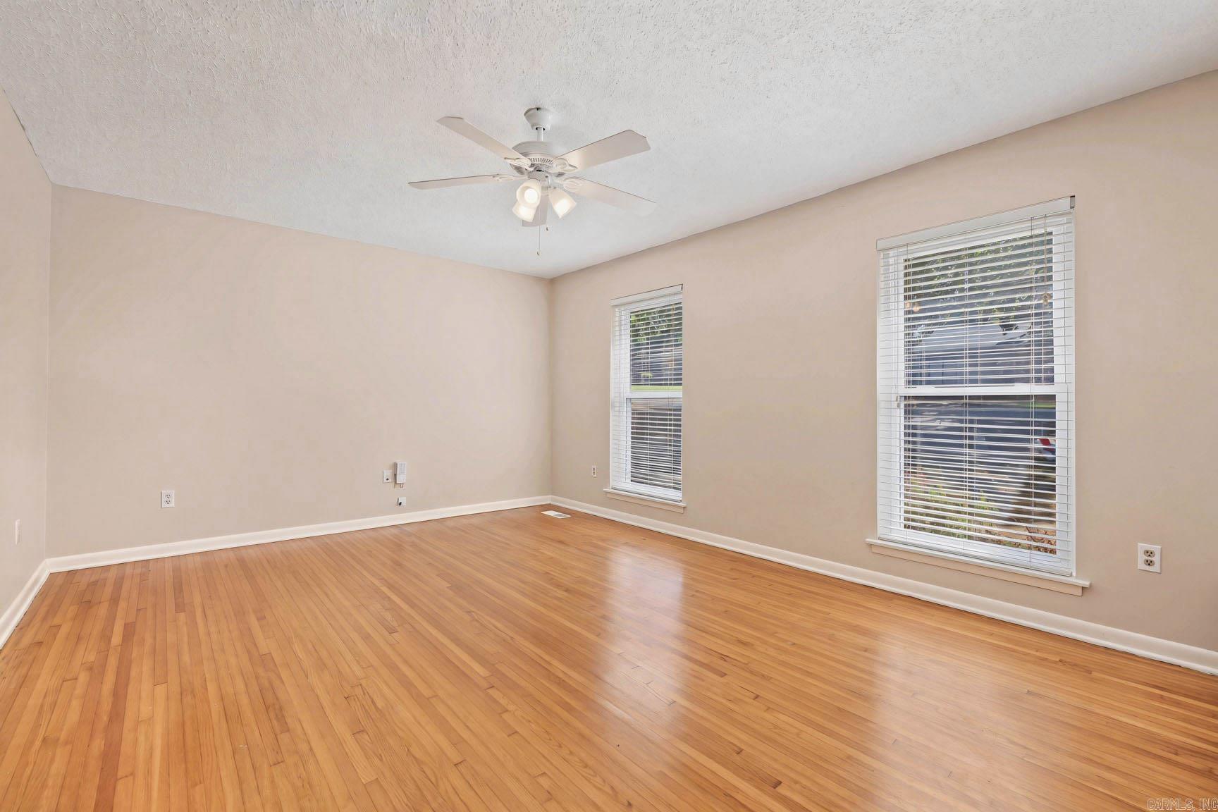 2117 Middleton Drive — photo 4