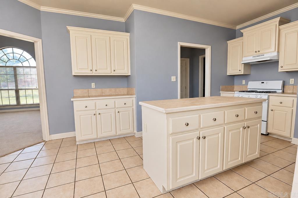 6016 Base Meadows Dr Jacksonville, AR 72076