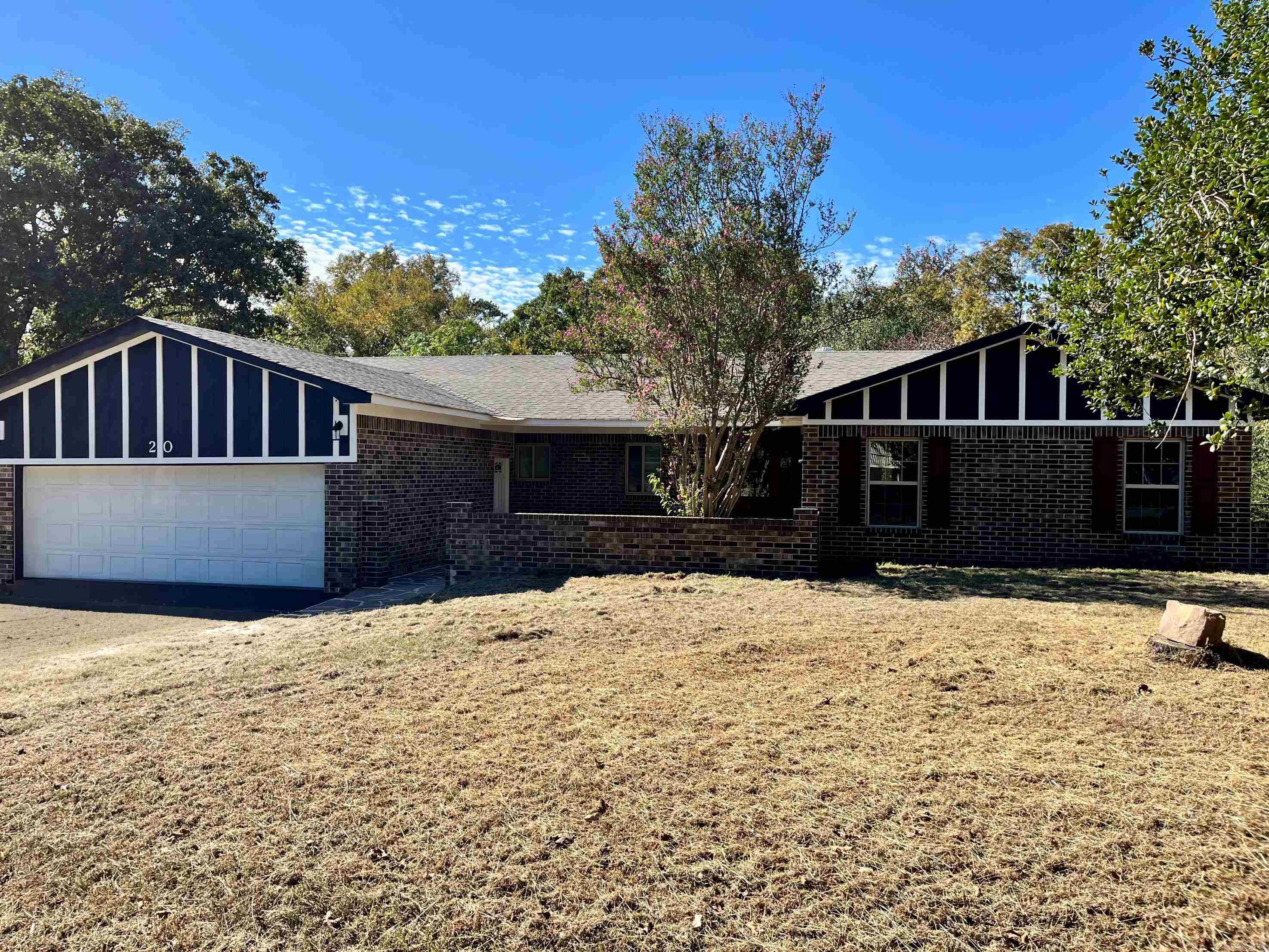 20 Fuller Rd — exterior