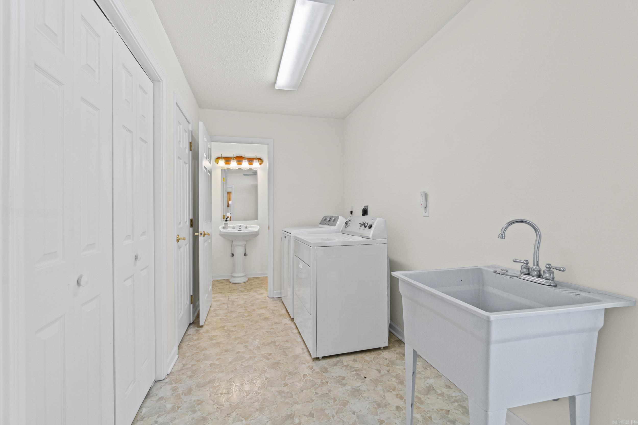 423 Hillcrest Drive Heber Springs, AR 72543