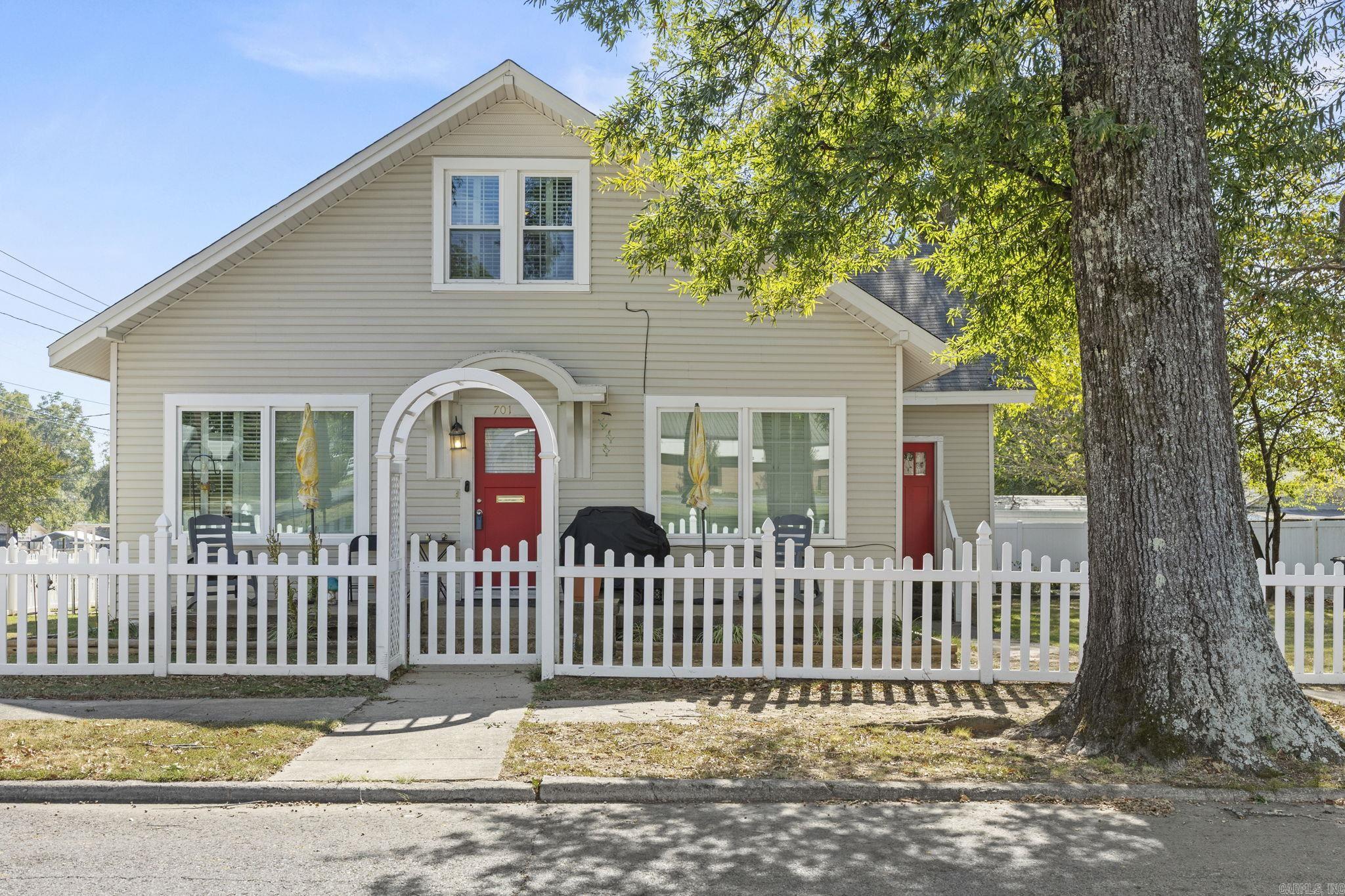 701 W Center Avenue Searcy, AR 72143