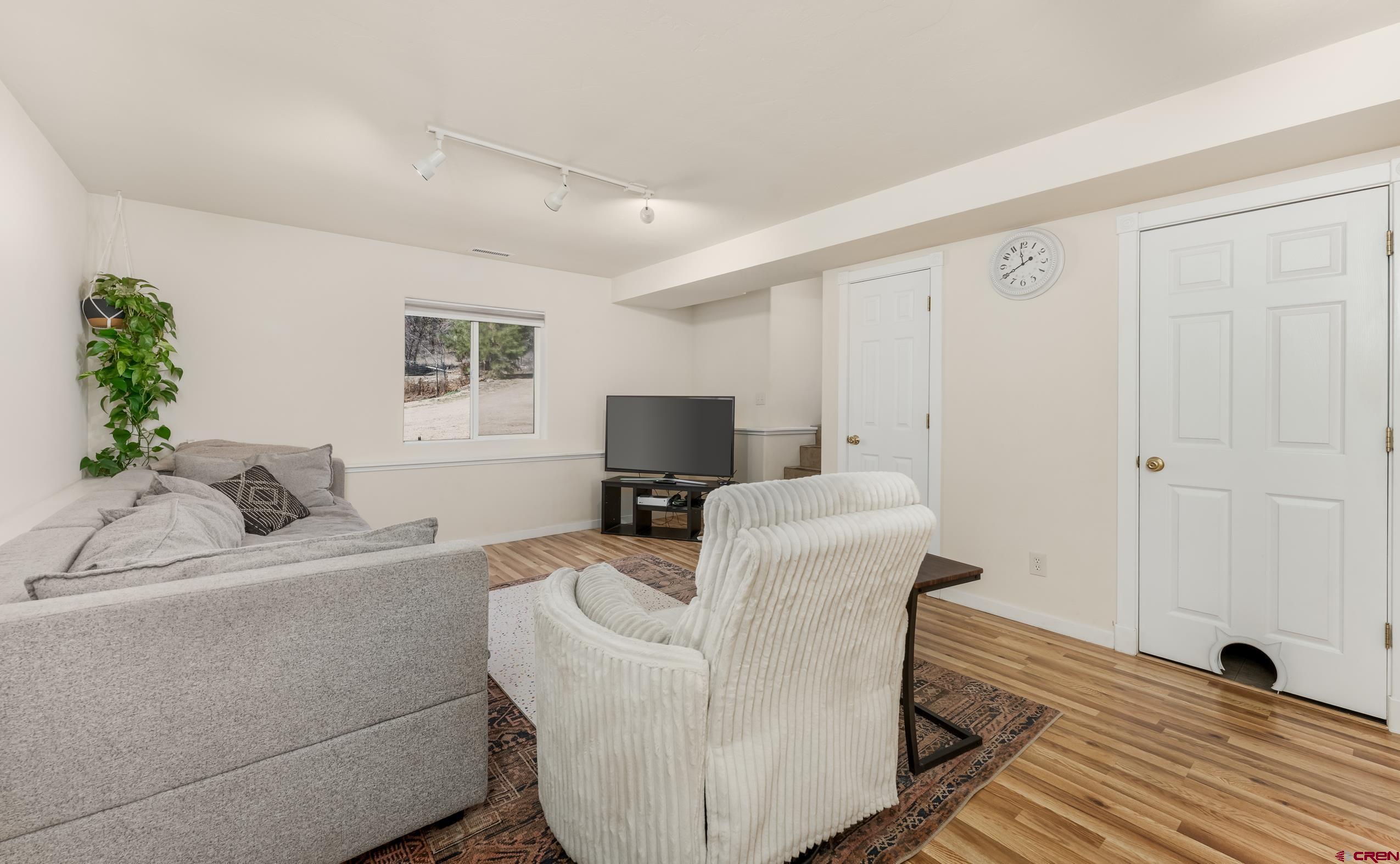 460 E Valley View Drive