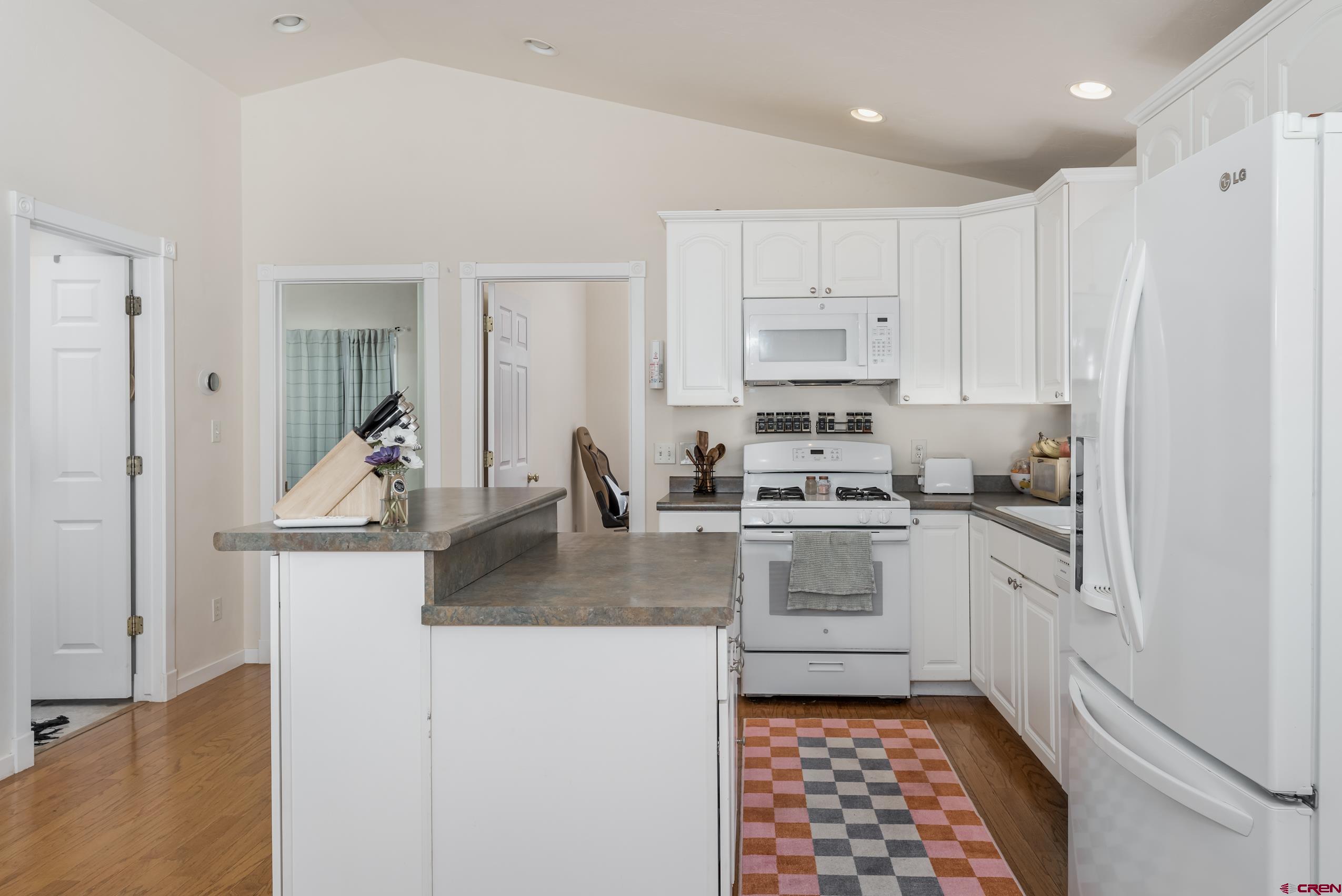 460 E Valley View Drive