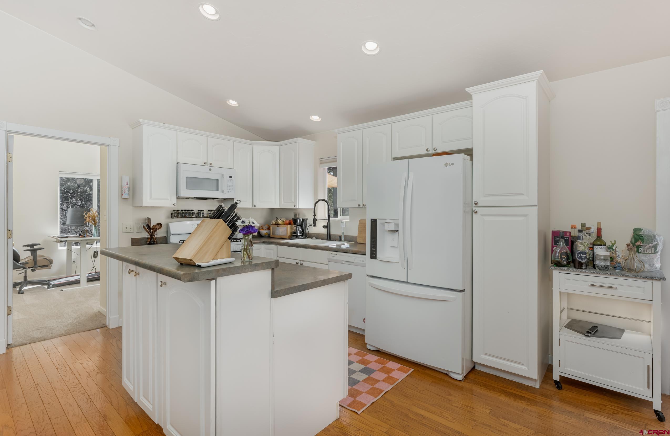 460 E Valley View Drive