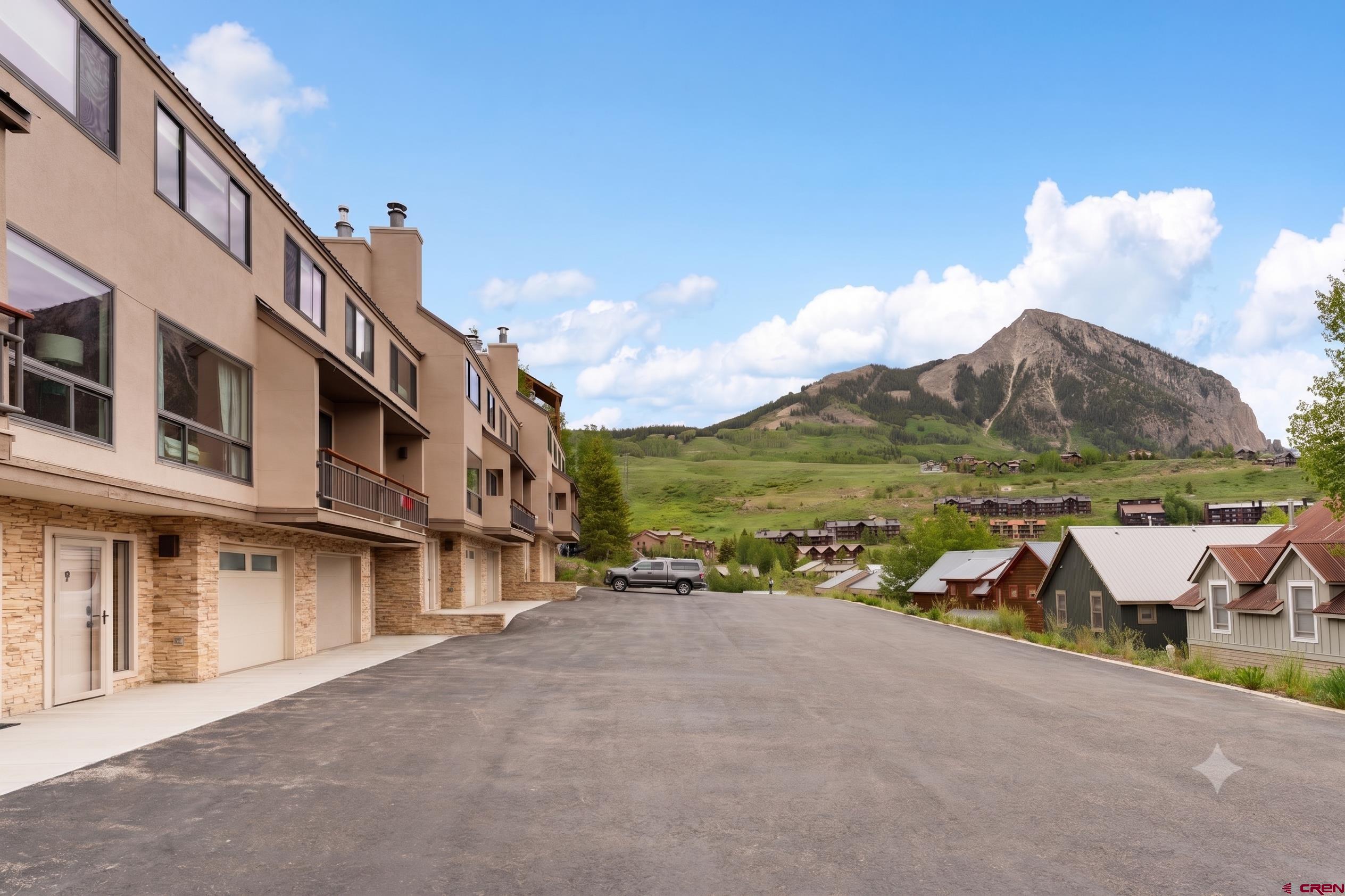 https://kimg.paragon.ice.com/ParagonImages/Property/PK/CREN/835819/0/0/0/66a293b4665bd6fd2476f15a2fb80005/2/5ed46d5315343c1bc1c765e4bb469c81/835819-139f0ce8-3c62-40dd-b87b-9abe54255959.JPG